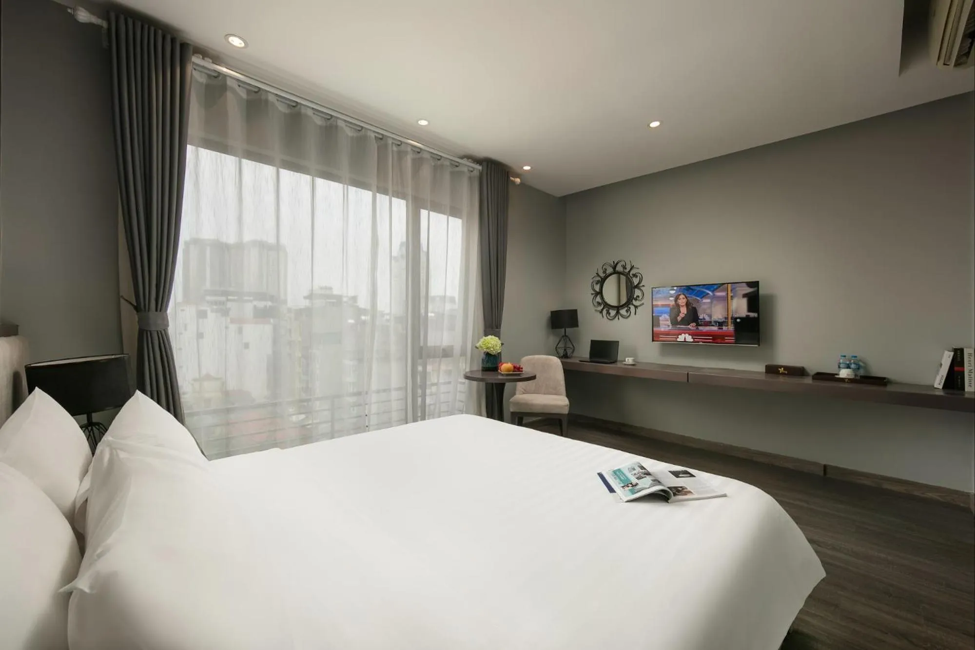 Bed in Hanoi Ping Luxury Hotel