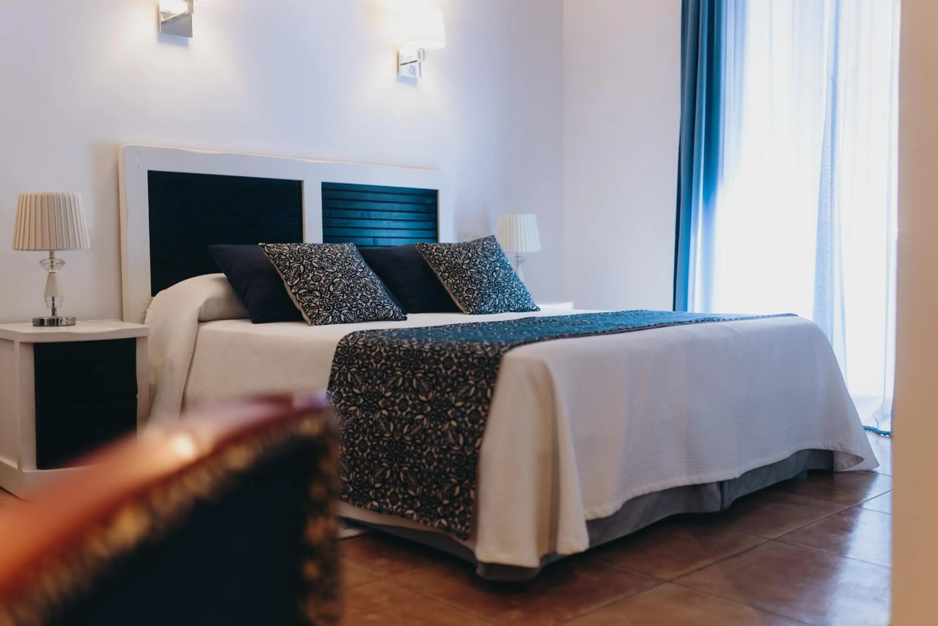 Photo of the whole room, Bed in Can Serrete