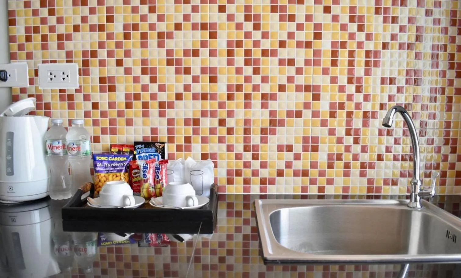 Coffee/tea facilities in Isayarada Apartment