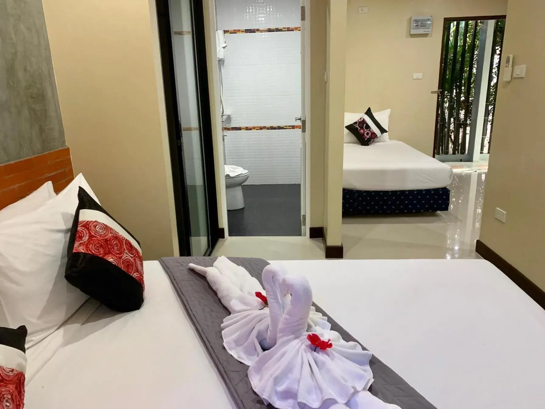 Standard Triple Room in Isayarada Apartment Standard Triple Room in Isayarada Apartment