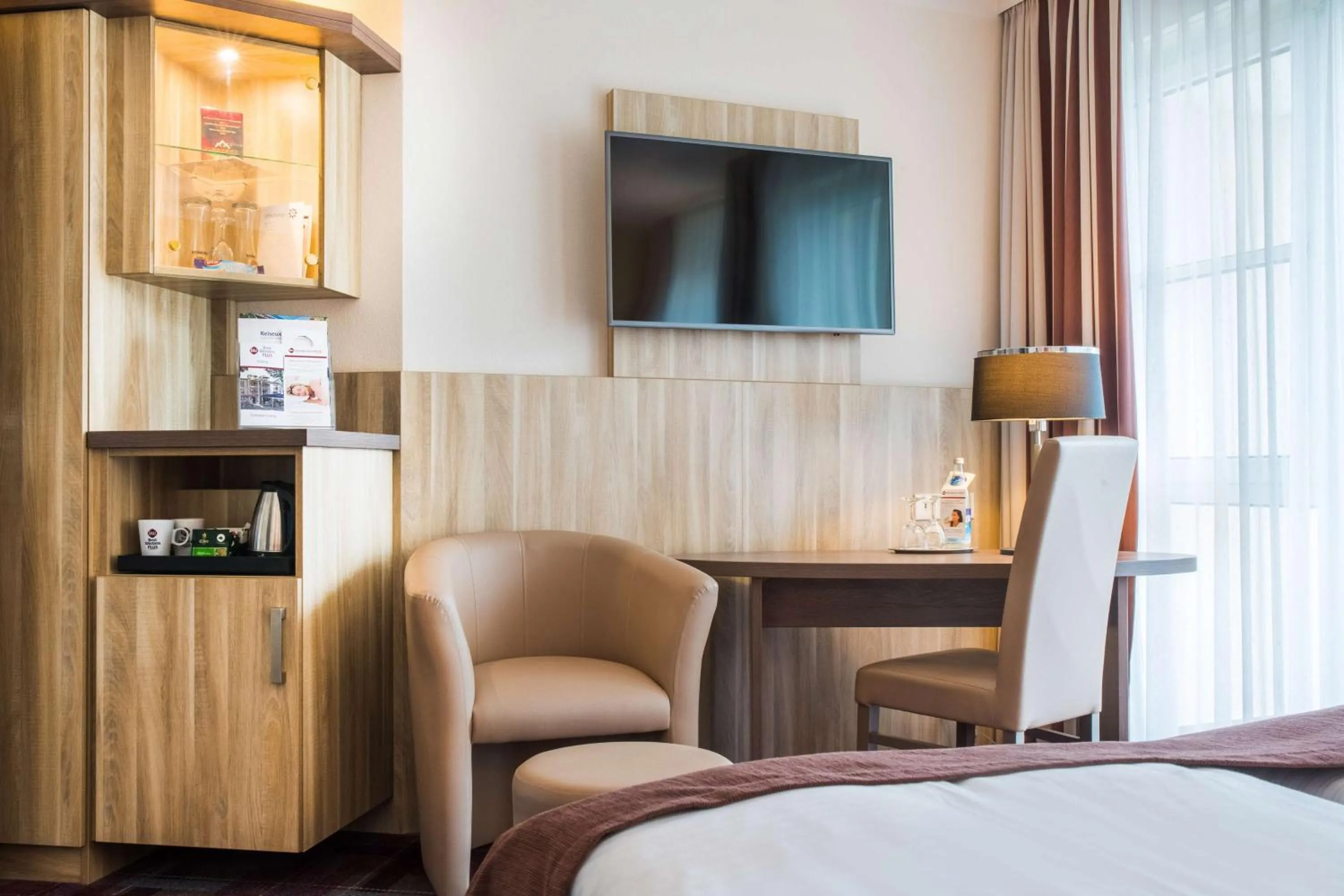 Bedroom, Bed in Best Western Plus Parkhotel Erding