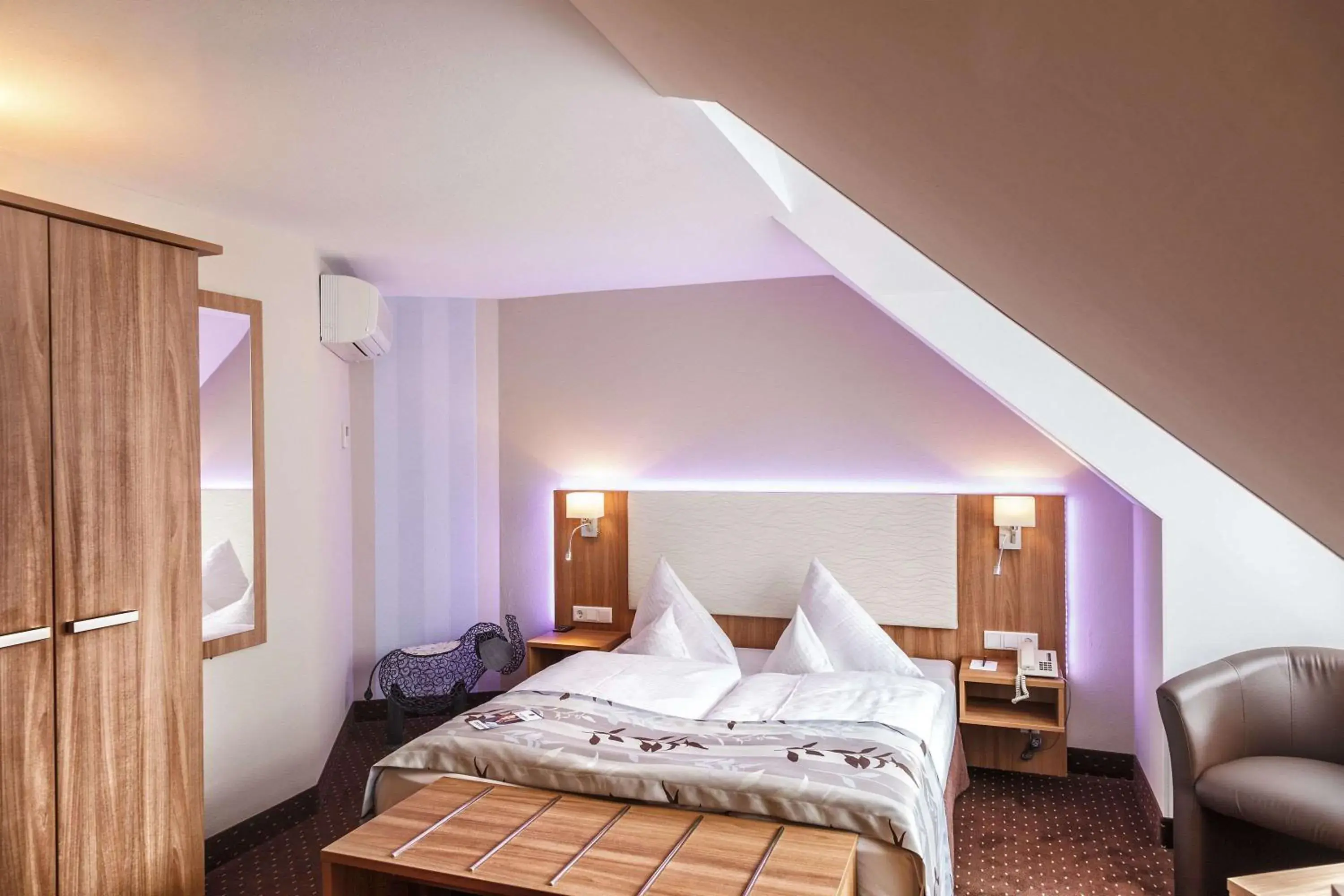 Standard Queen Room in Best Western Plus Parkhotel Erding Standard Queen Room in Best Western Plus Parkhotel Erding
