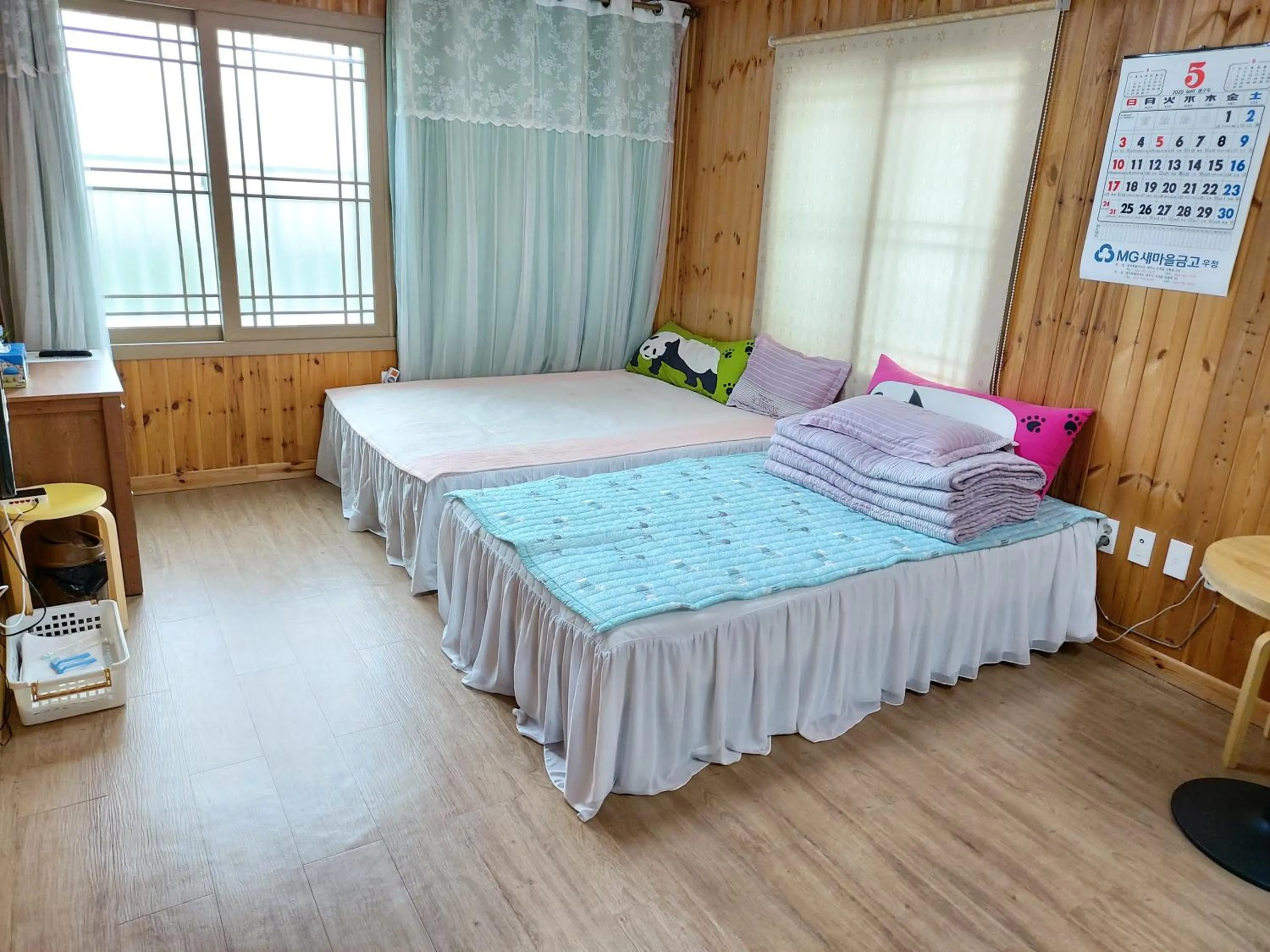 Bed in Feeling Good House