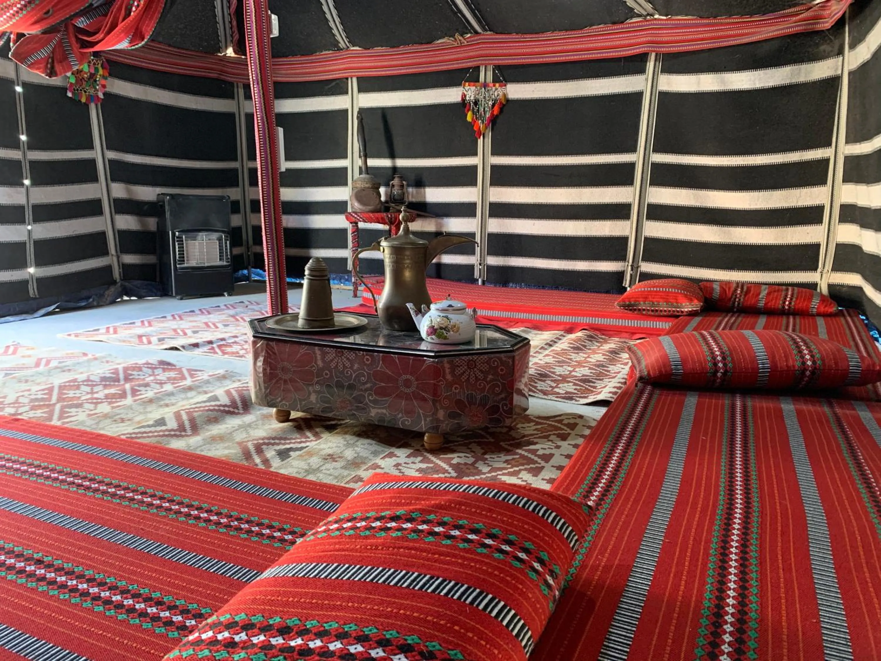 Living room, Bed in Khan Alsira - חאן אלסרה