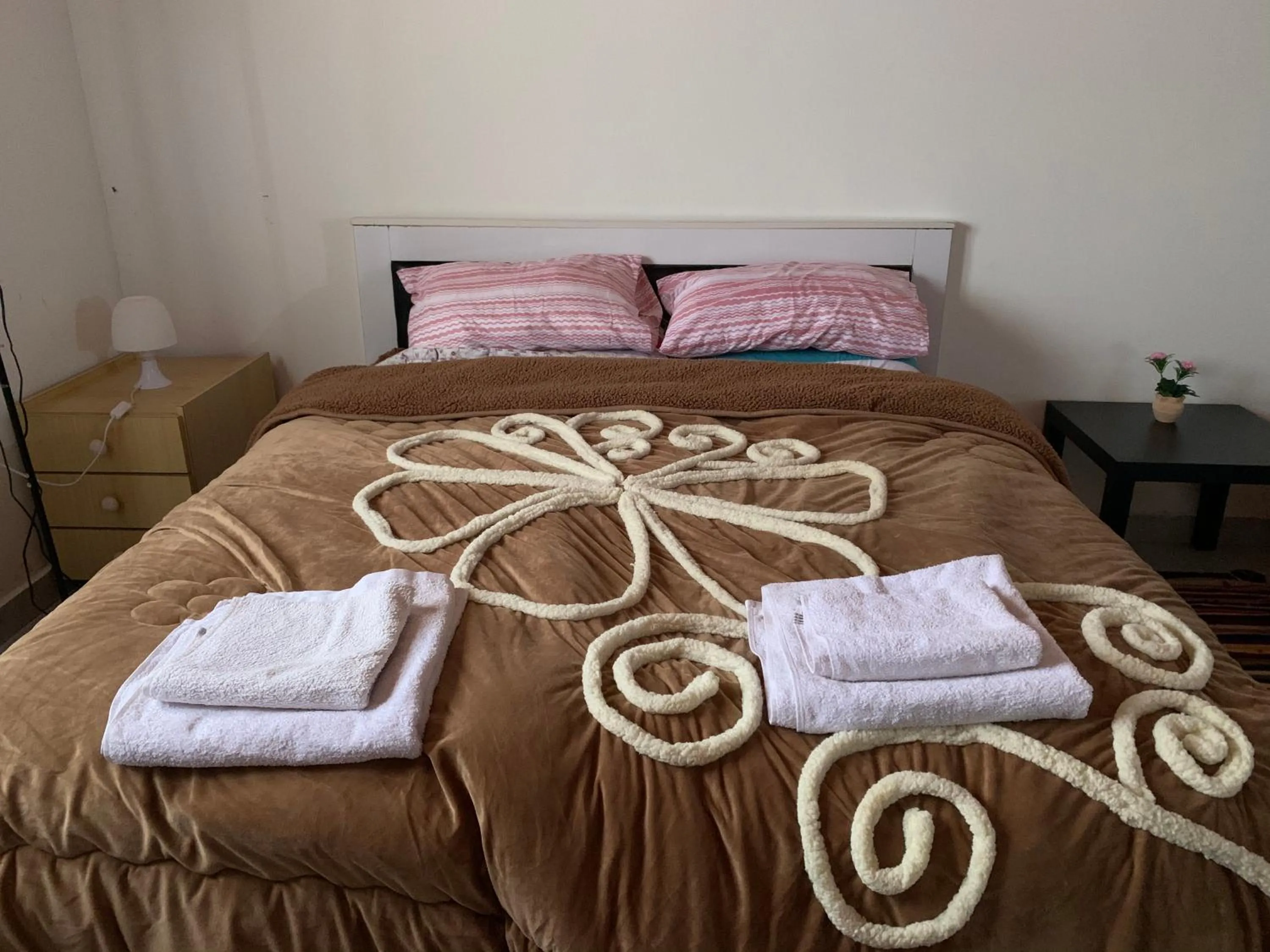 Living room, Bed in Khan Alsira - חאן אלסרה