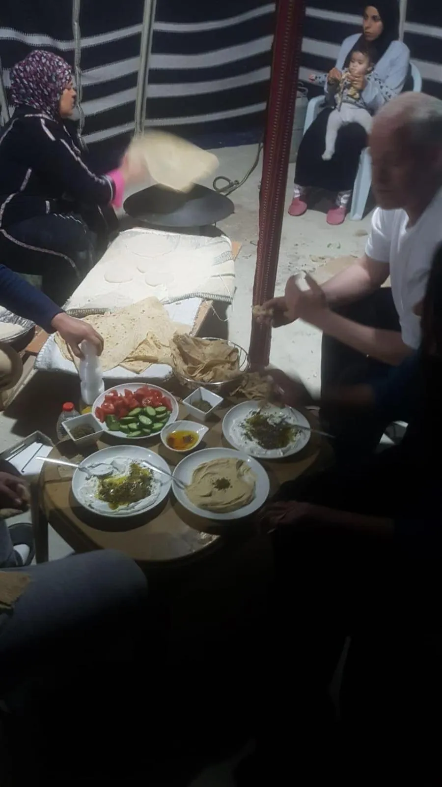 People in Khan Alsira - חאן אלסרה