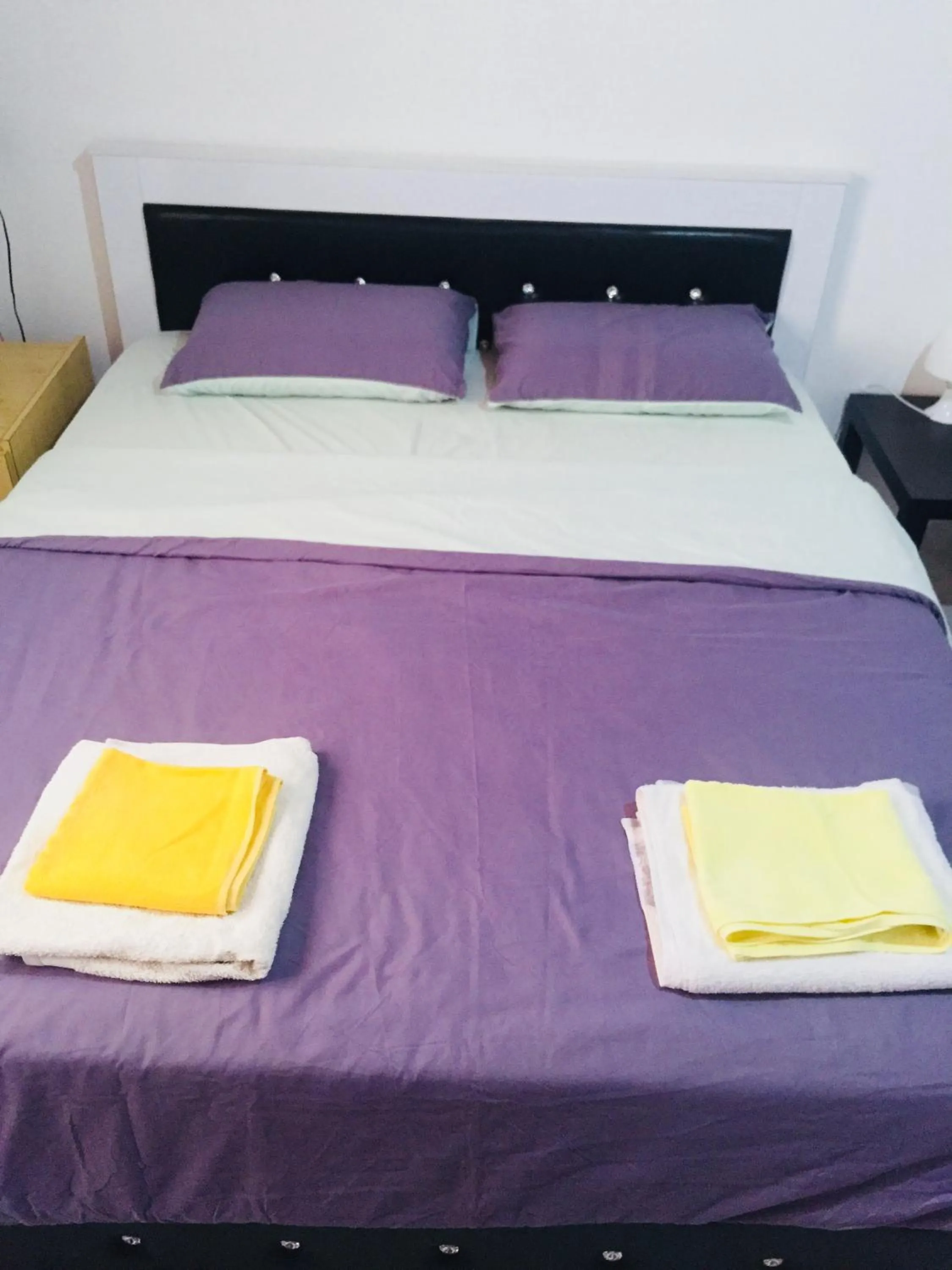 Bed in Khan Alsira - חאן אלסרה