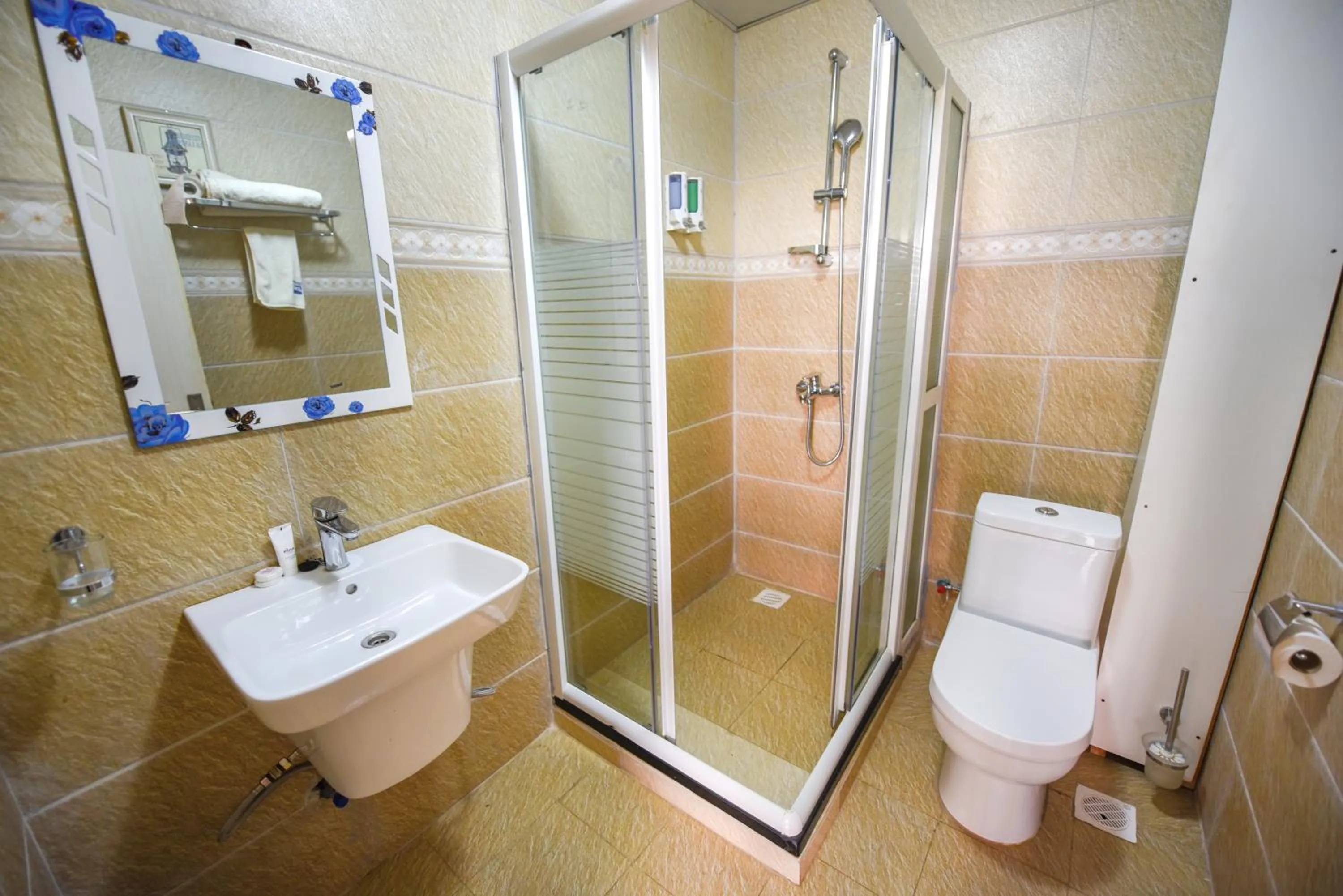 Shower in BMK House Apartments