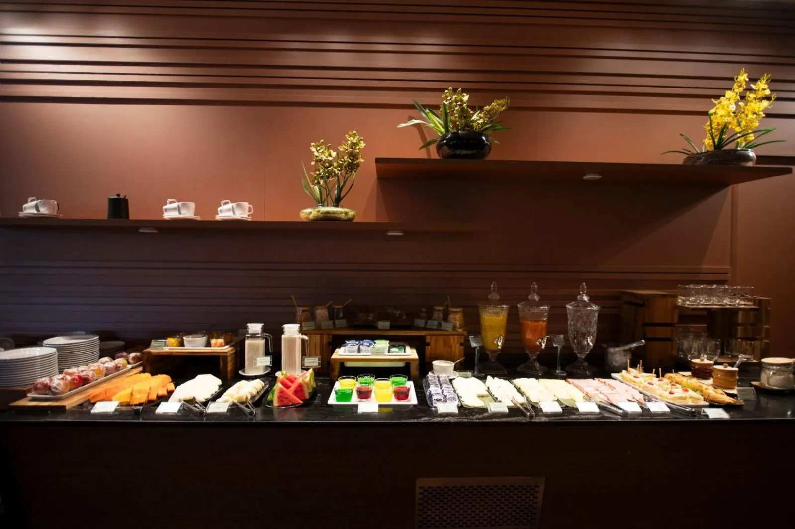 Restaurant/places to eat in H2 Platinum Lourdes