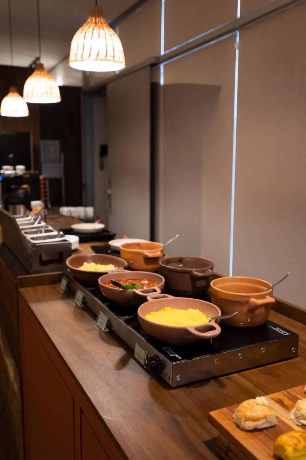 Restaurant/places to eat in H2 Platinum Lourdes