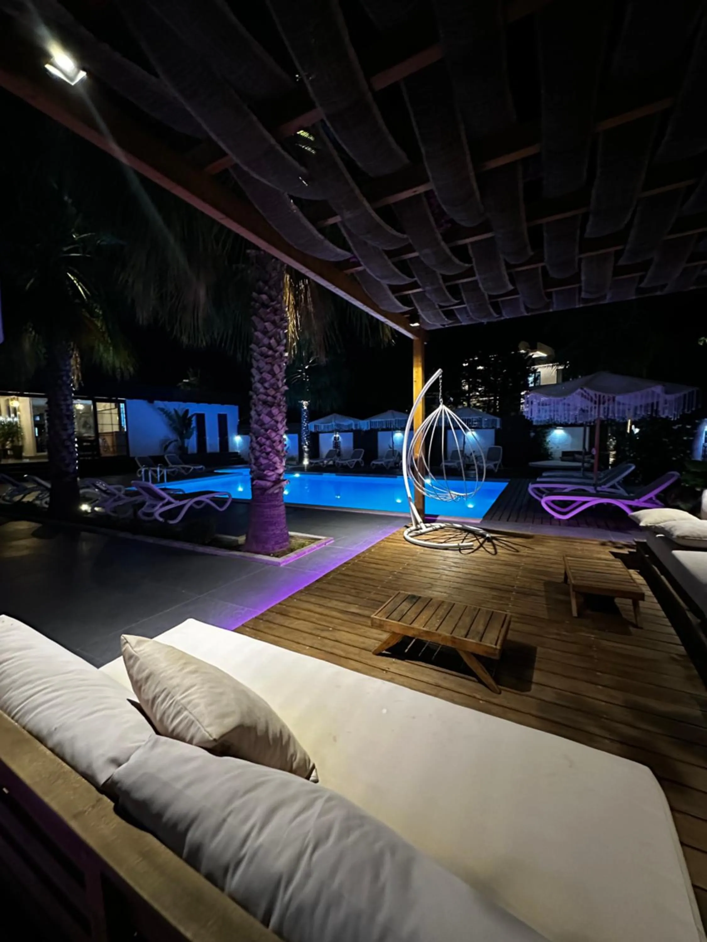 Night in Kuburi Hotel