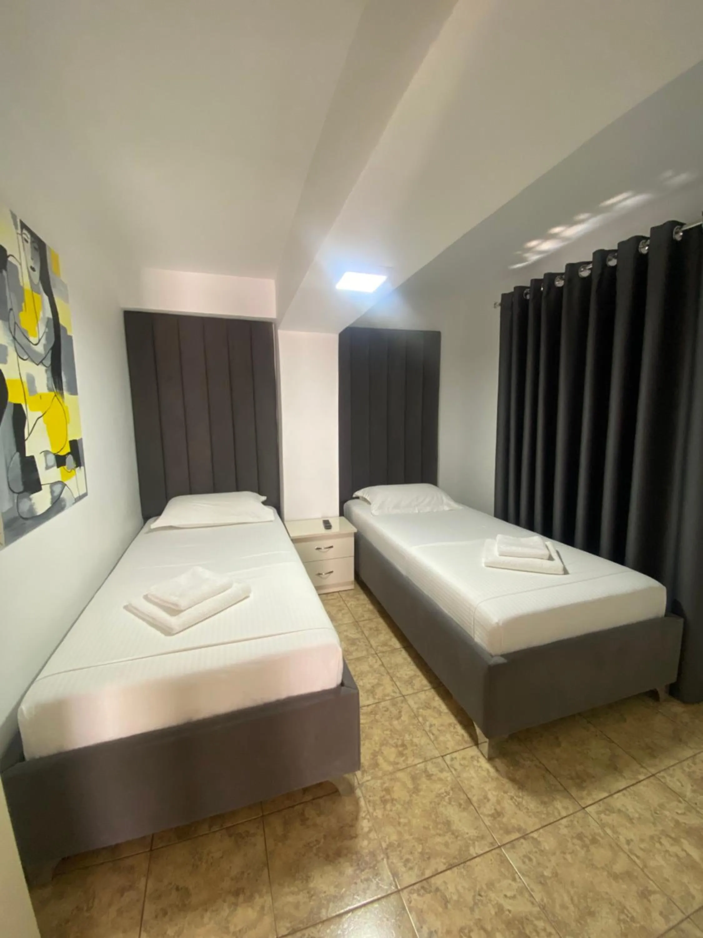 Photo of the whole room, Bed in Kuburi Hotel