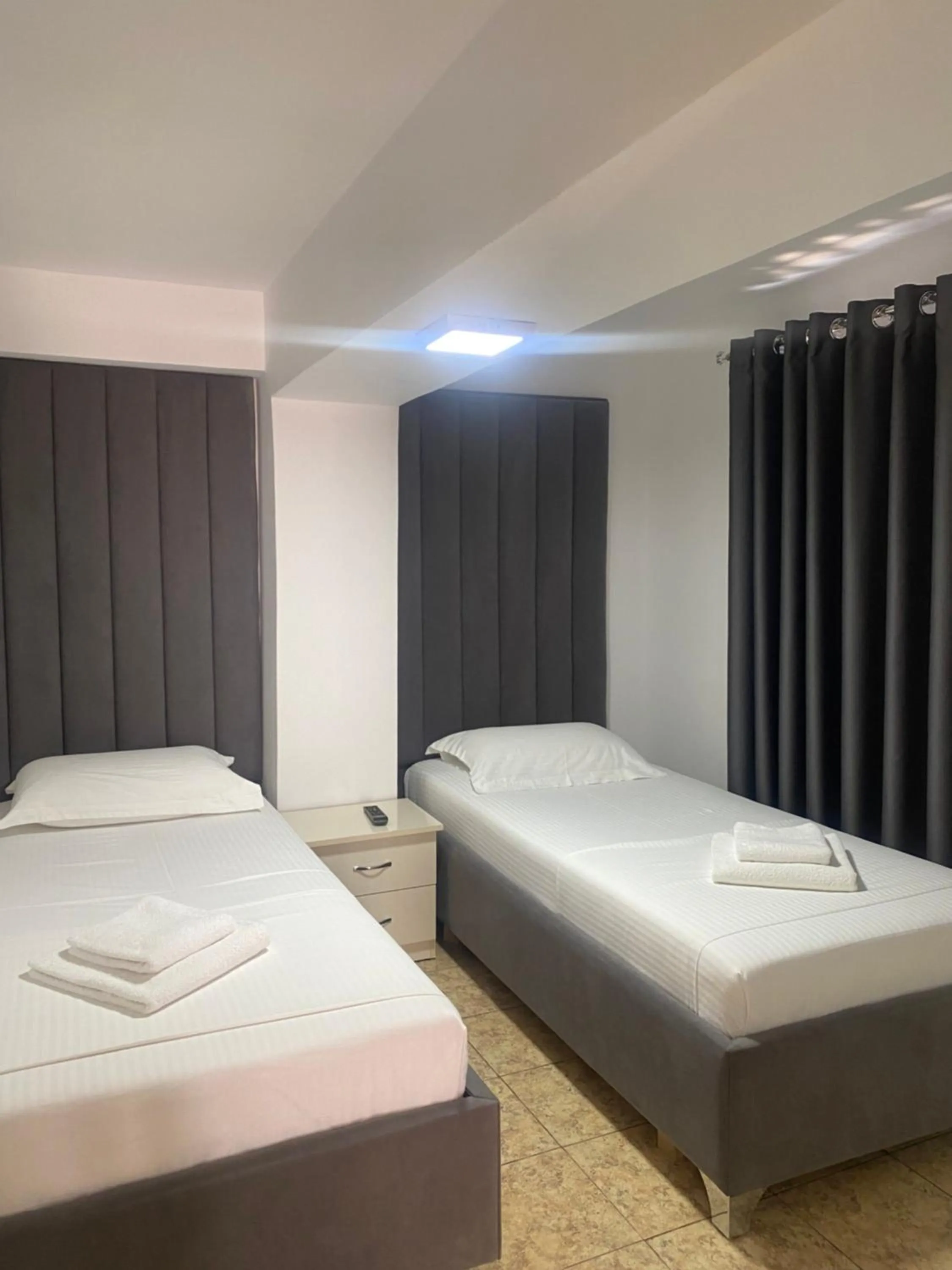 Photo of the whole room, Bed in Kuburi Hotel