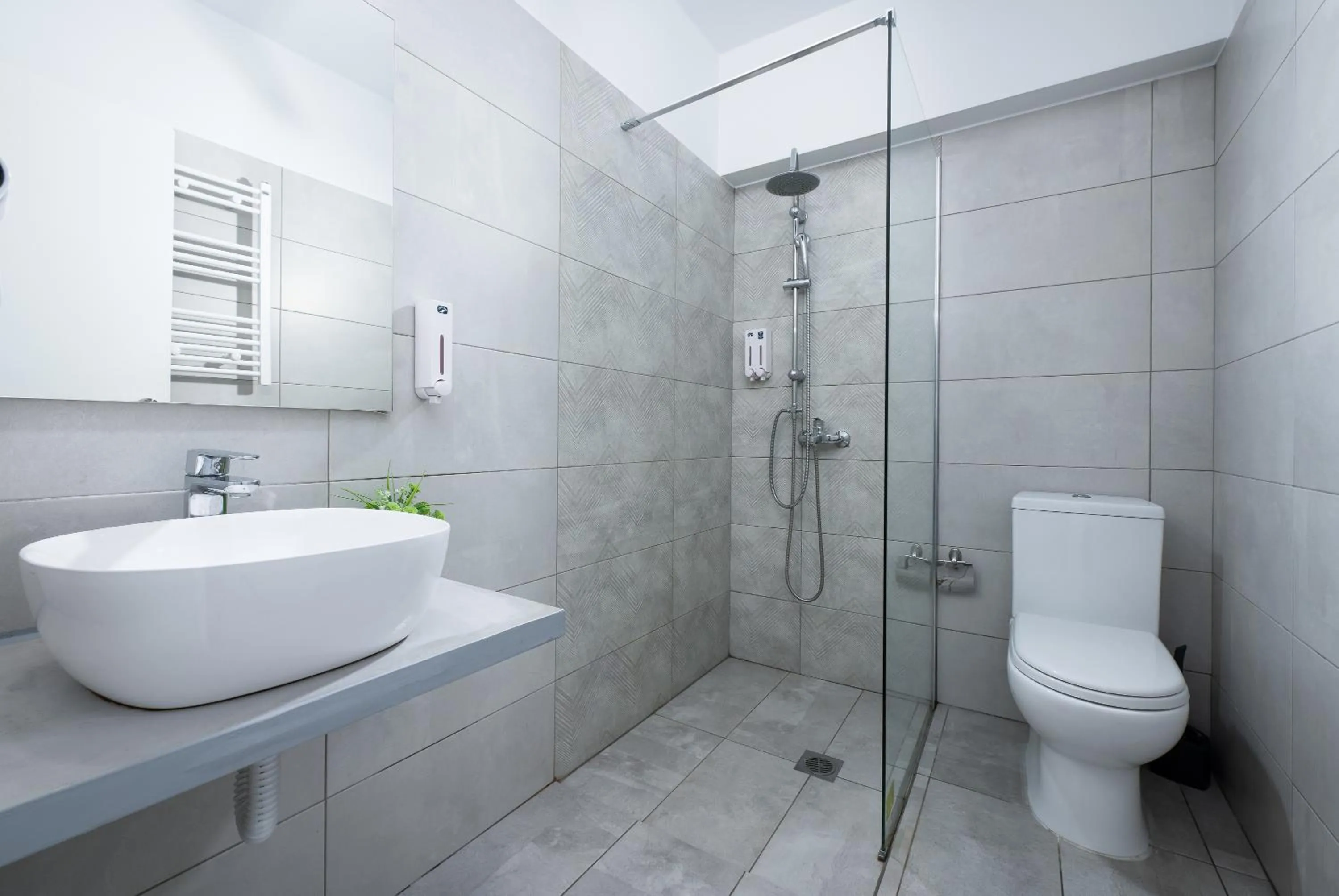 Shower in Enattica Syntagma Living