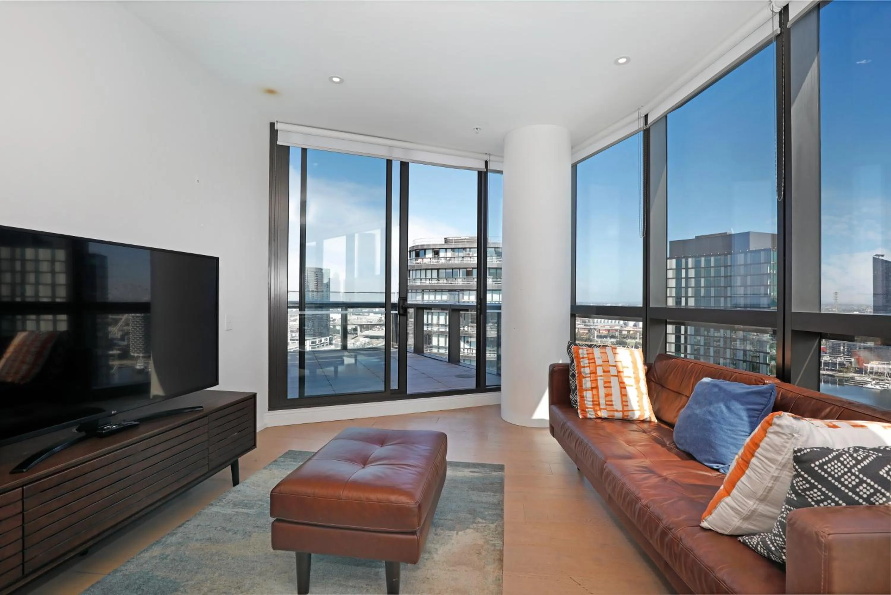 Living room in Orange Stay Apartments