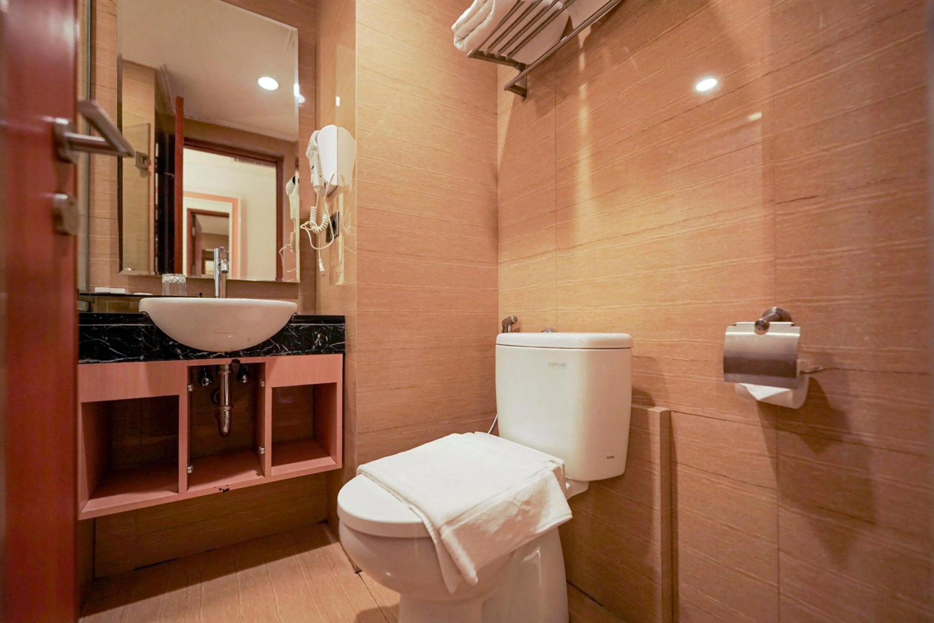 Bathroom in Sunerra Express Grand Viveana Bandung
