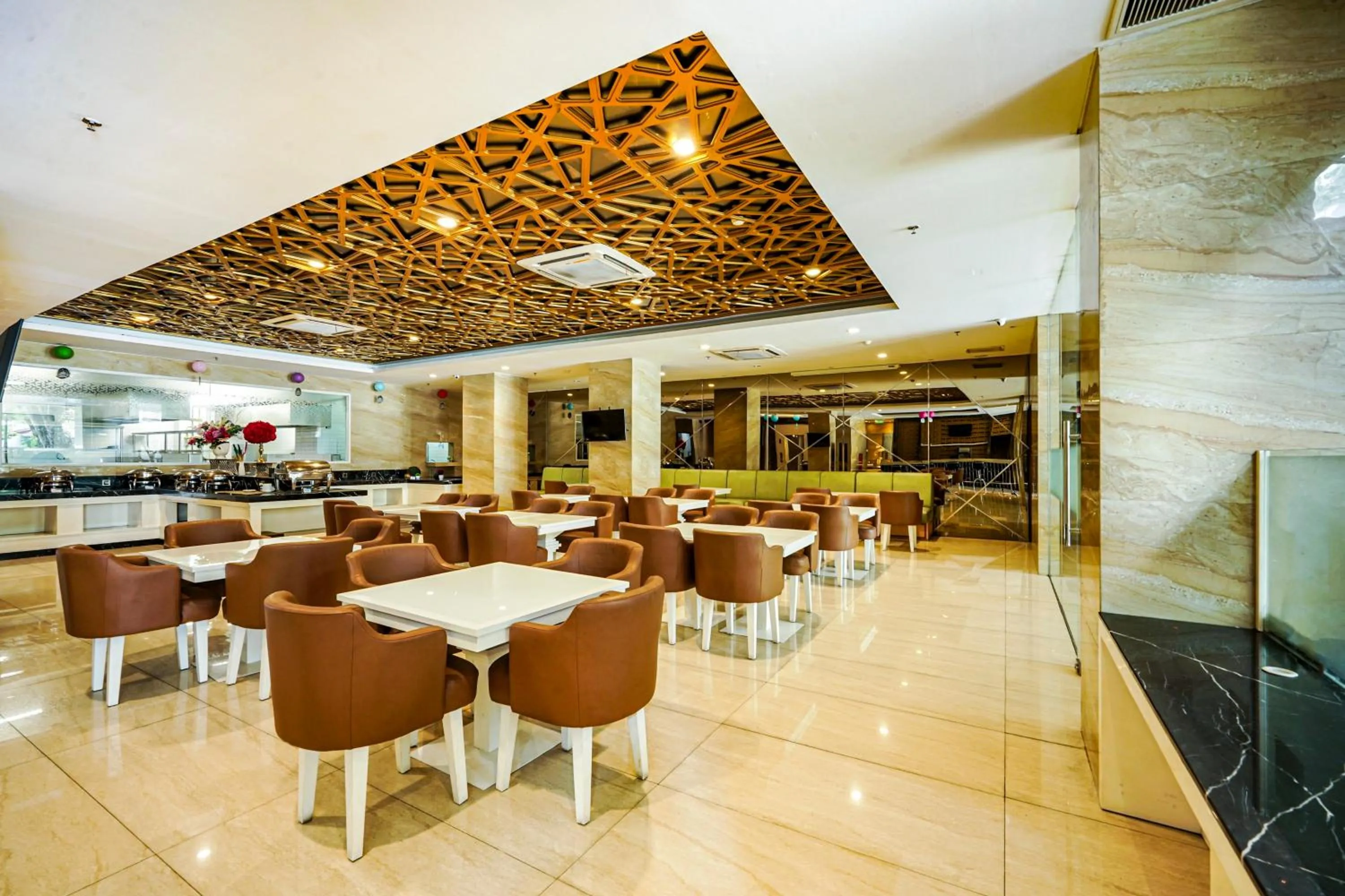 Restaurant/places to eat in Sunerra Express Grand Viveana Bandung