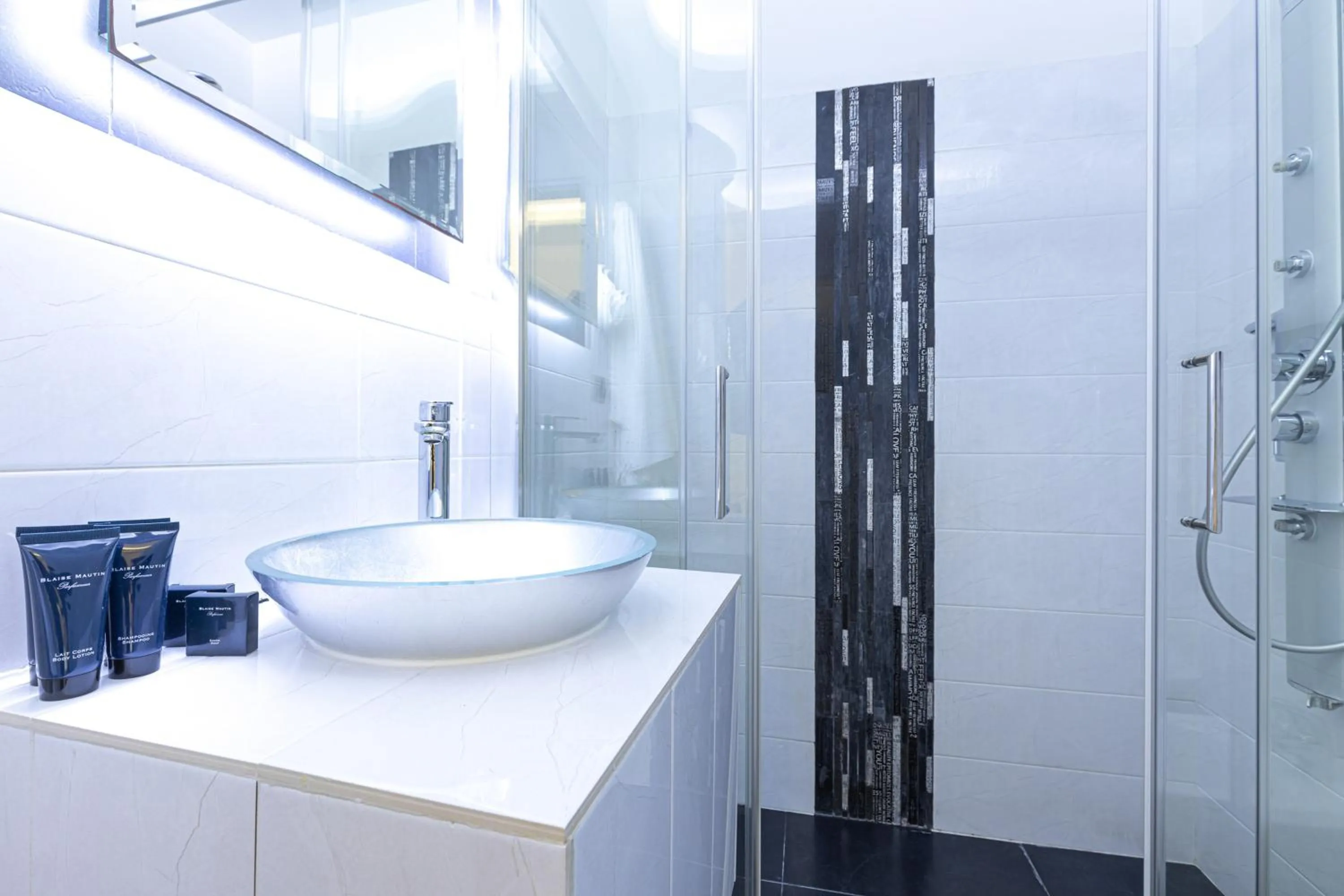 Shower in Spagna Boutique