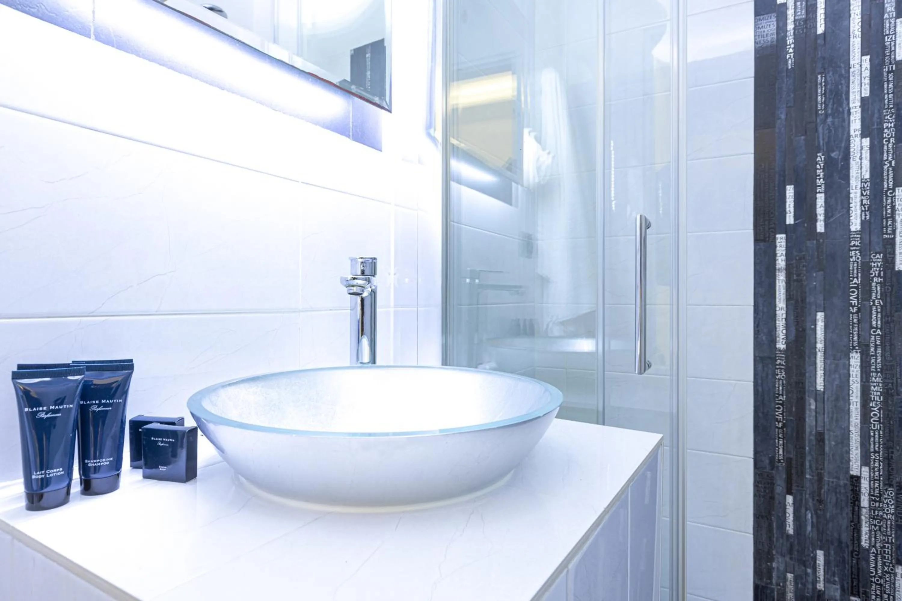 Shower in Spagna Boutique