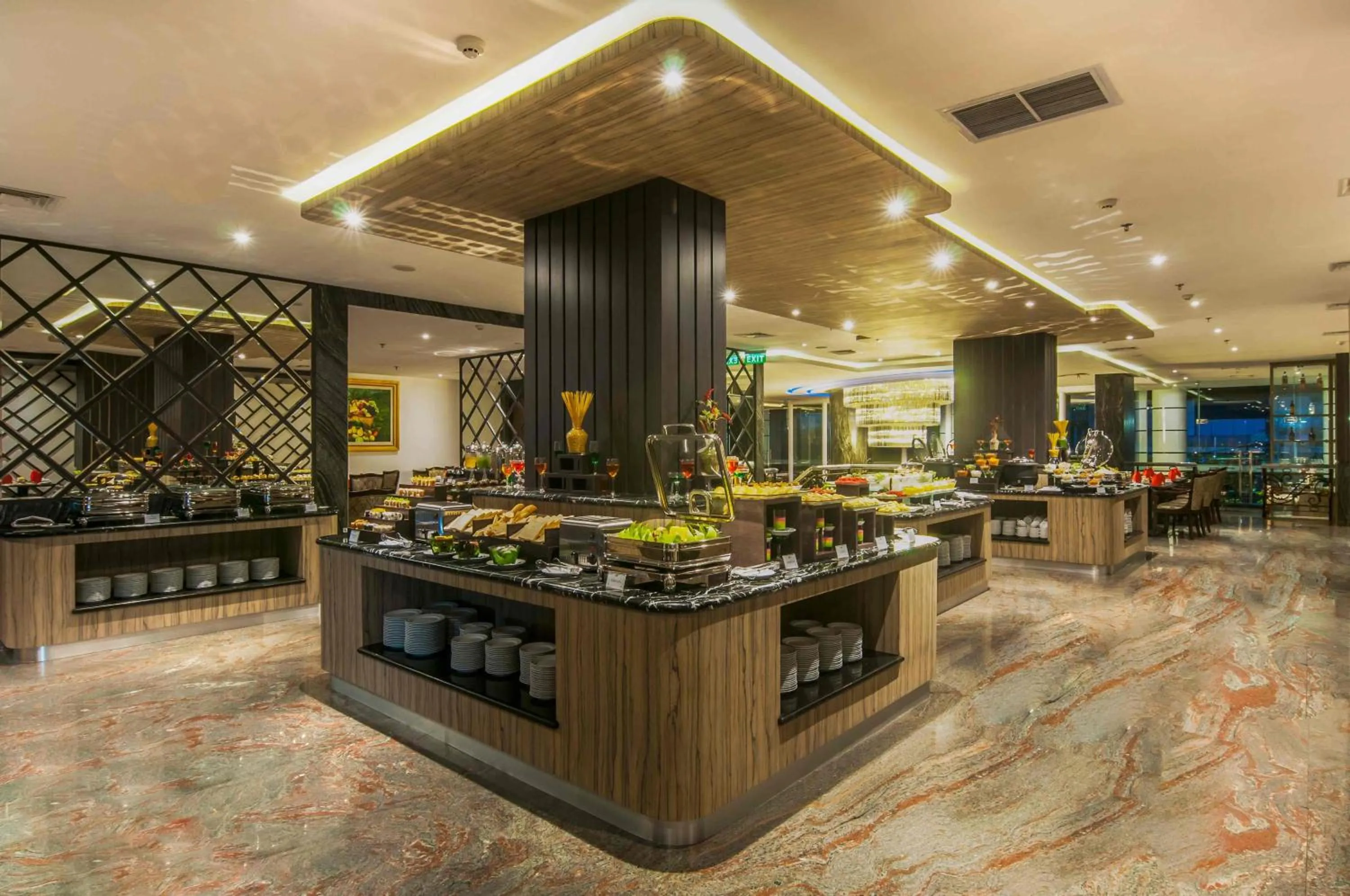 Restaurant/places to eat in Arthama Hotels Makassar