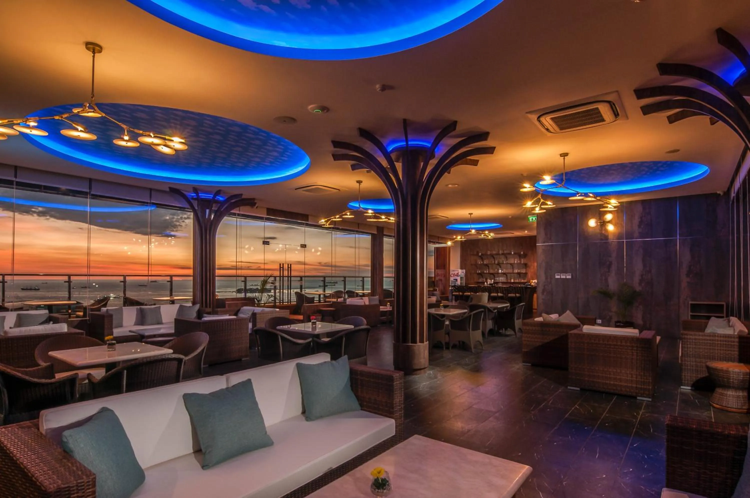 Lounge or bar in Arthama Hotels Makassar