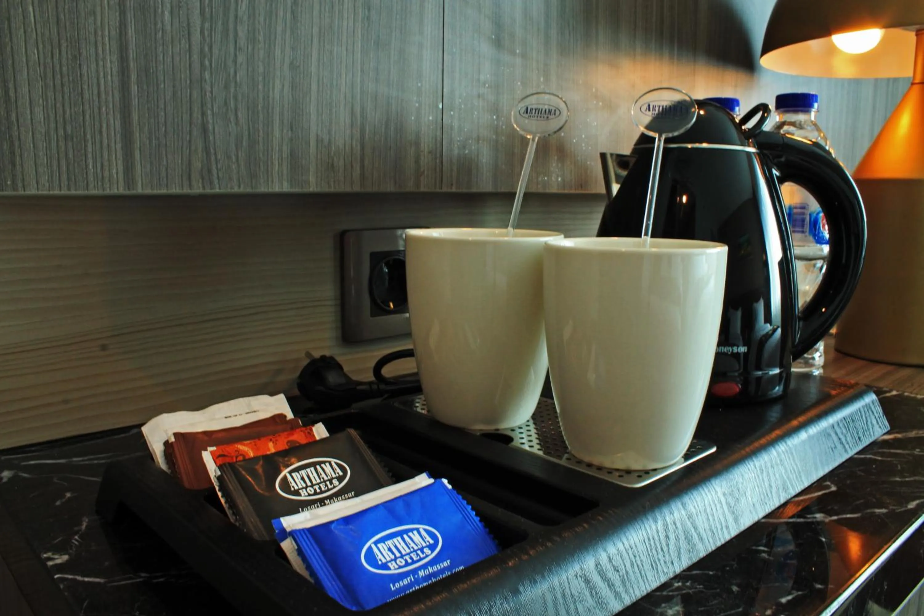 Coffee/tea facilities in Arthama Hotels Makassar