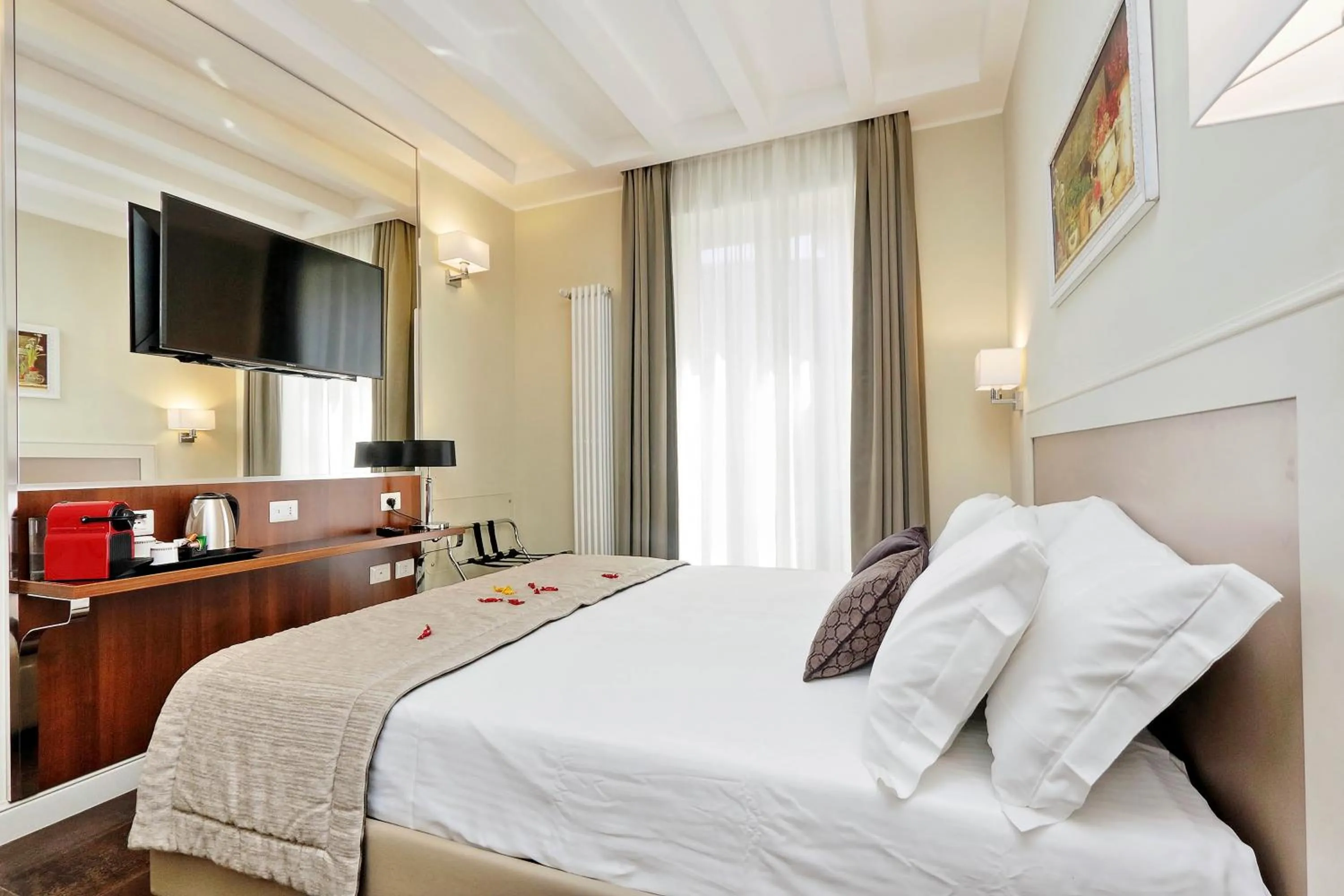 Photo of the whole room, Bed in Piazza Venezia Grand Suite