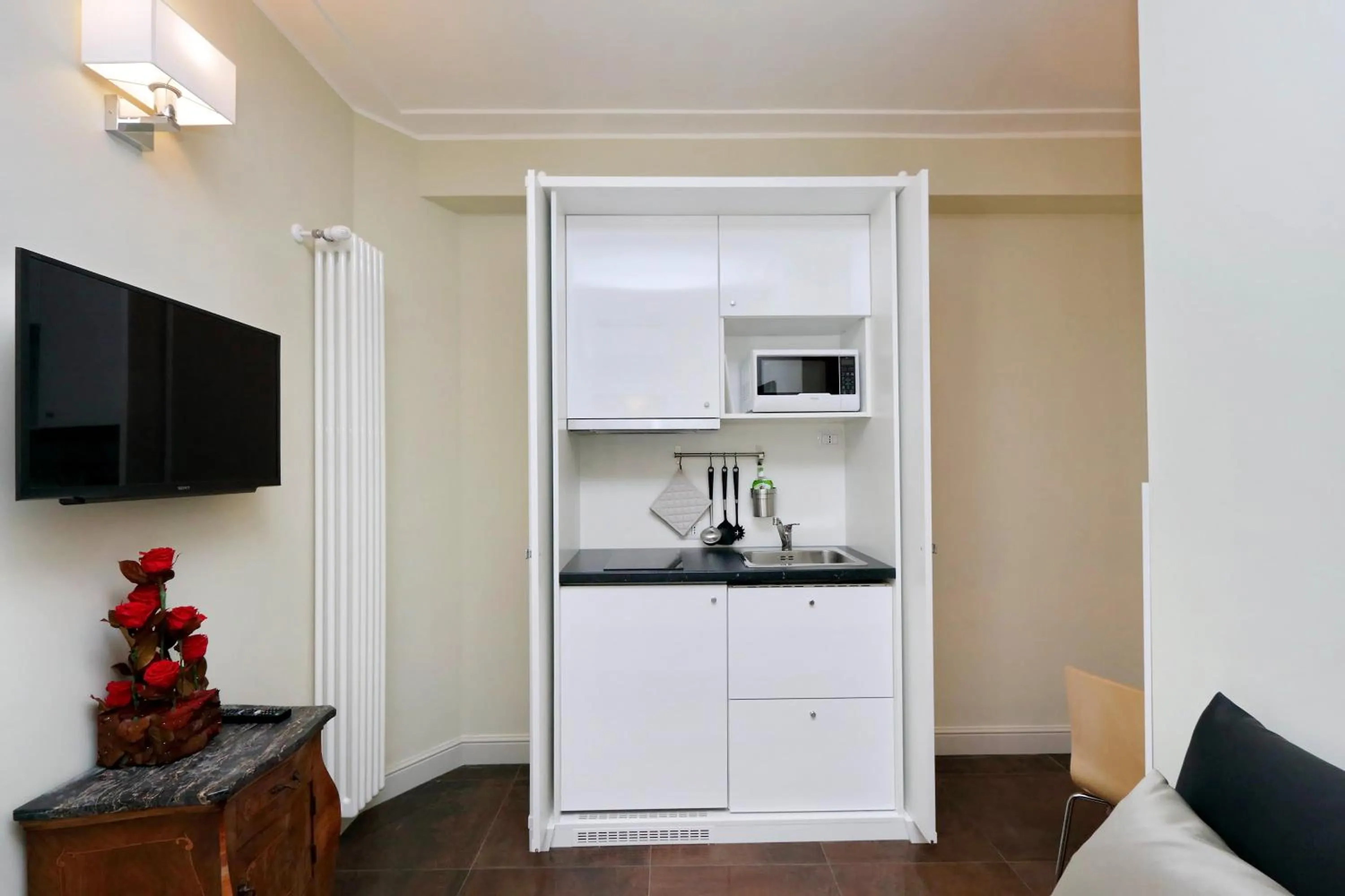 Kitchen or kitchenette in Piazza Venezia Grand Suite