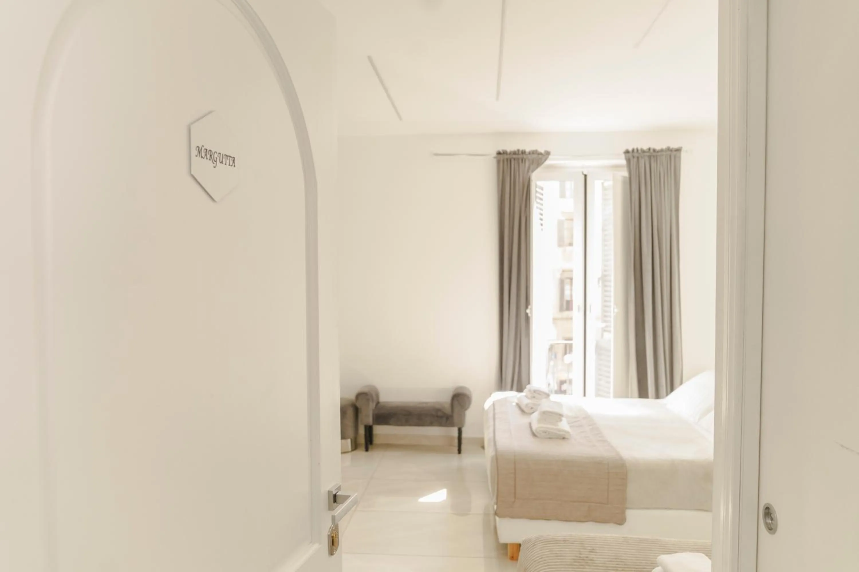 Bedroom, Bed in Piazza Venezia Grand Suite