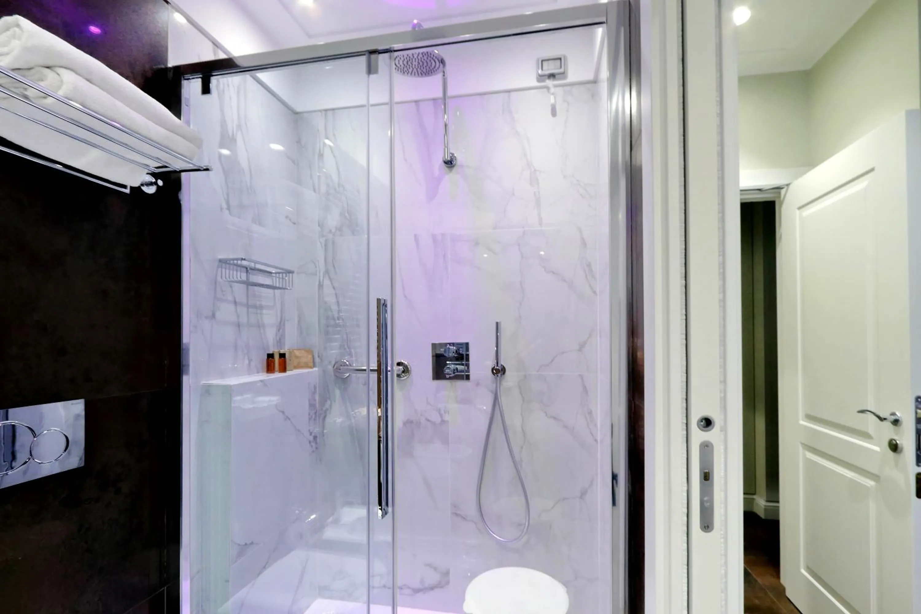 Bathroom in Piazza Venezia Grand Suite