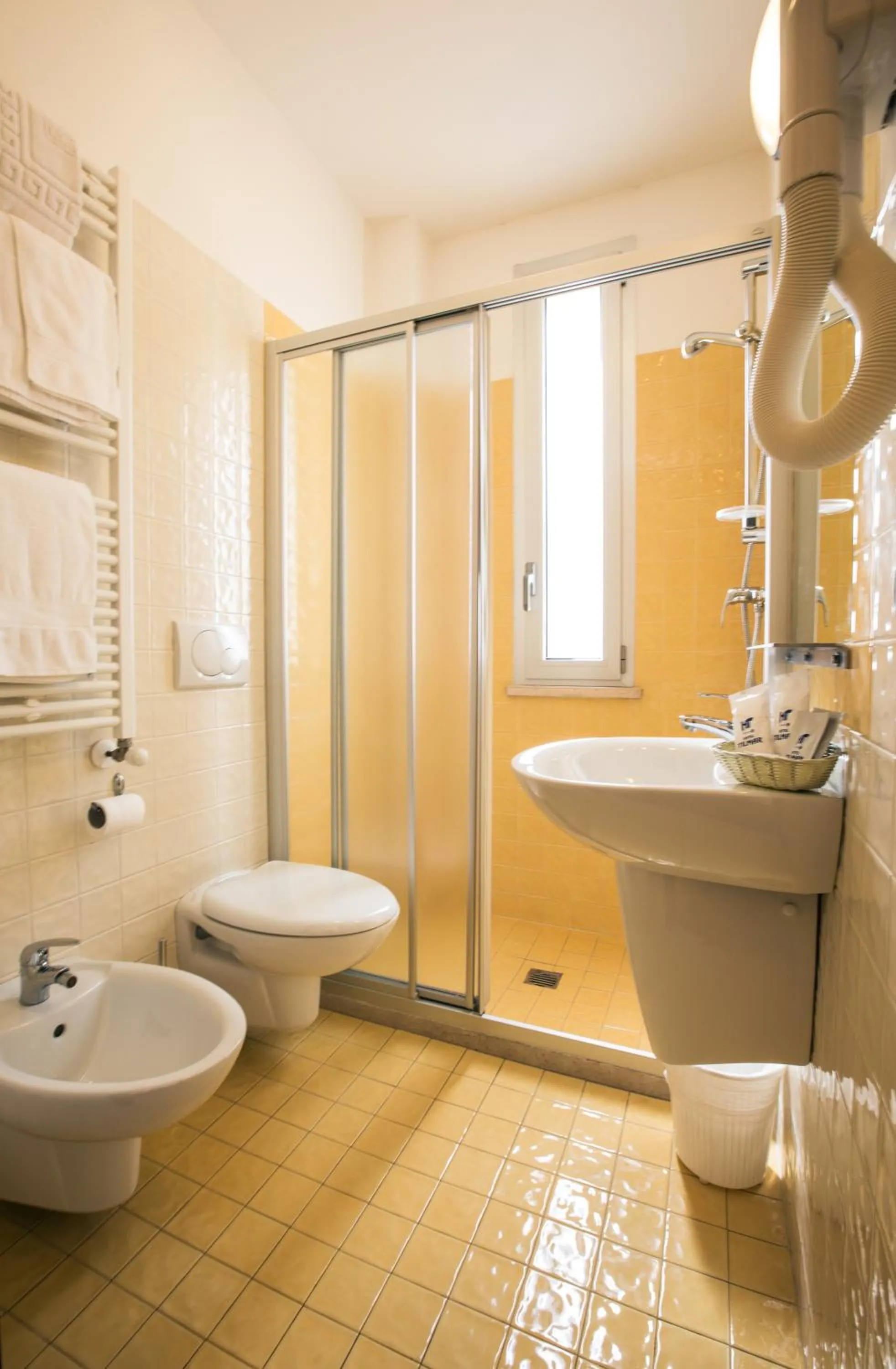 Shower in Hotel Tilmar