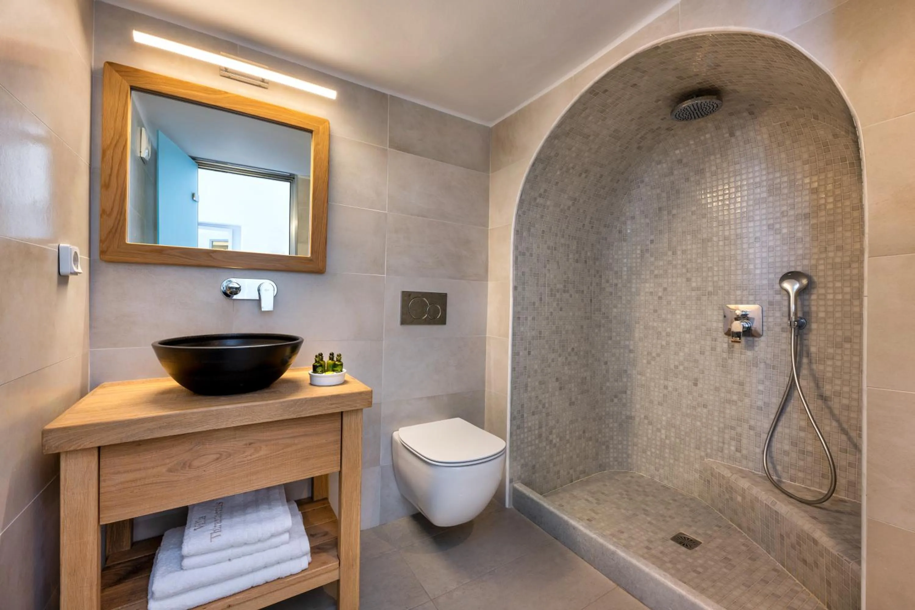 Bathroom in Villa Thiranthemis