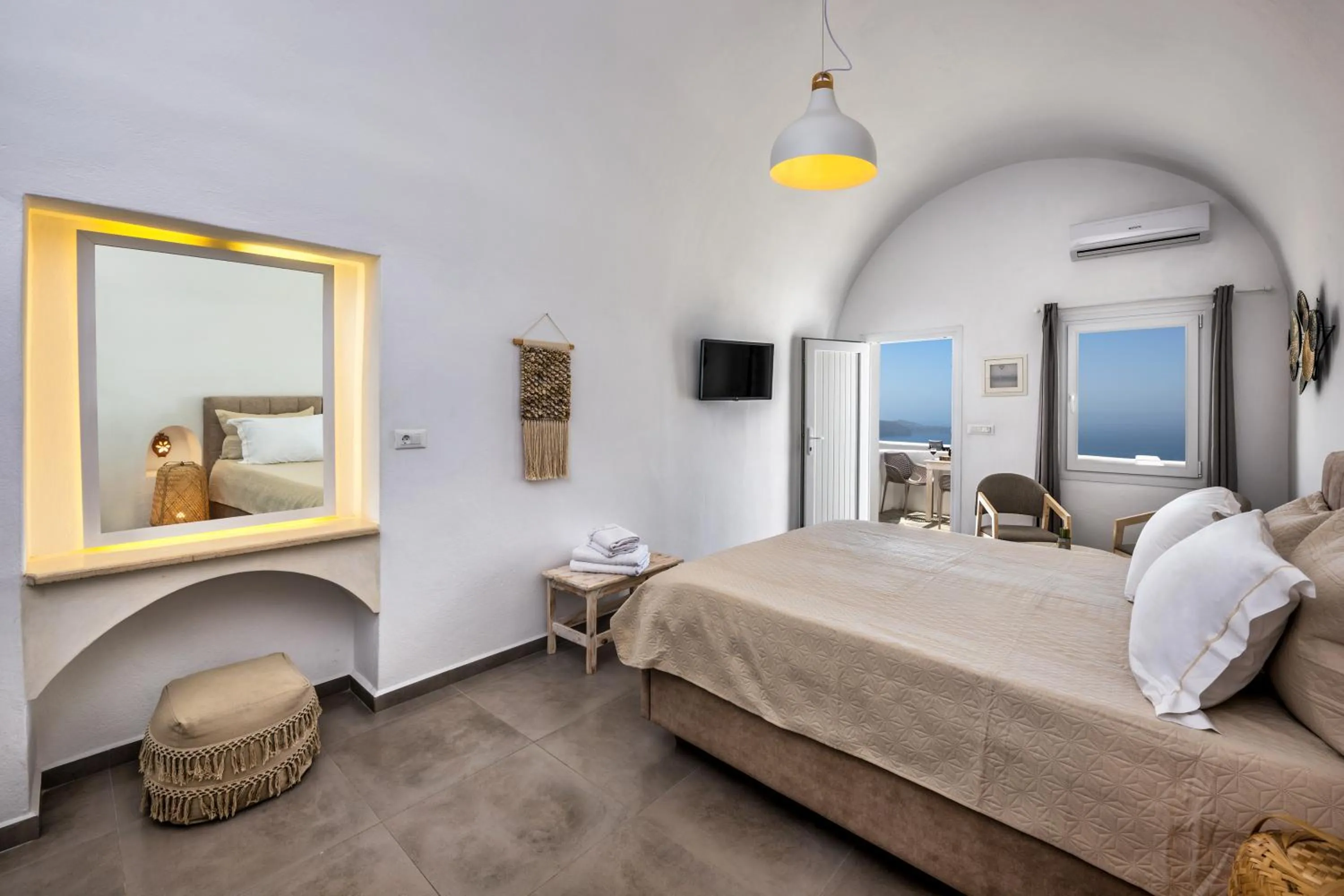 Bedroom, Bed in Villa Thiranthemis