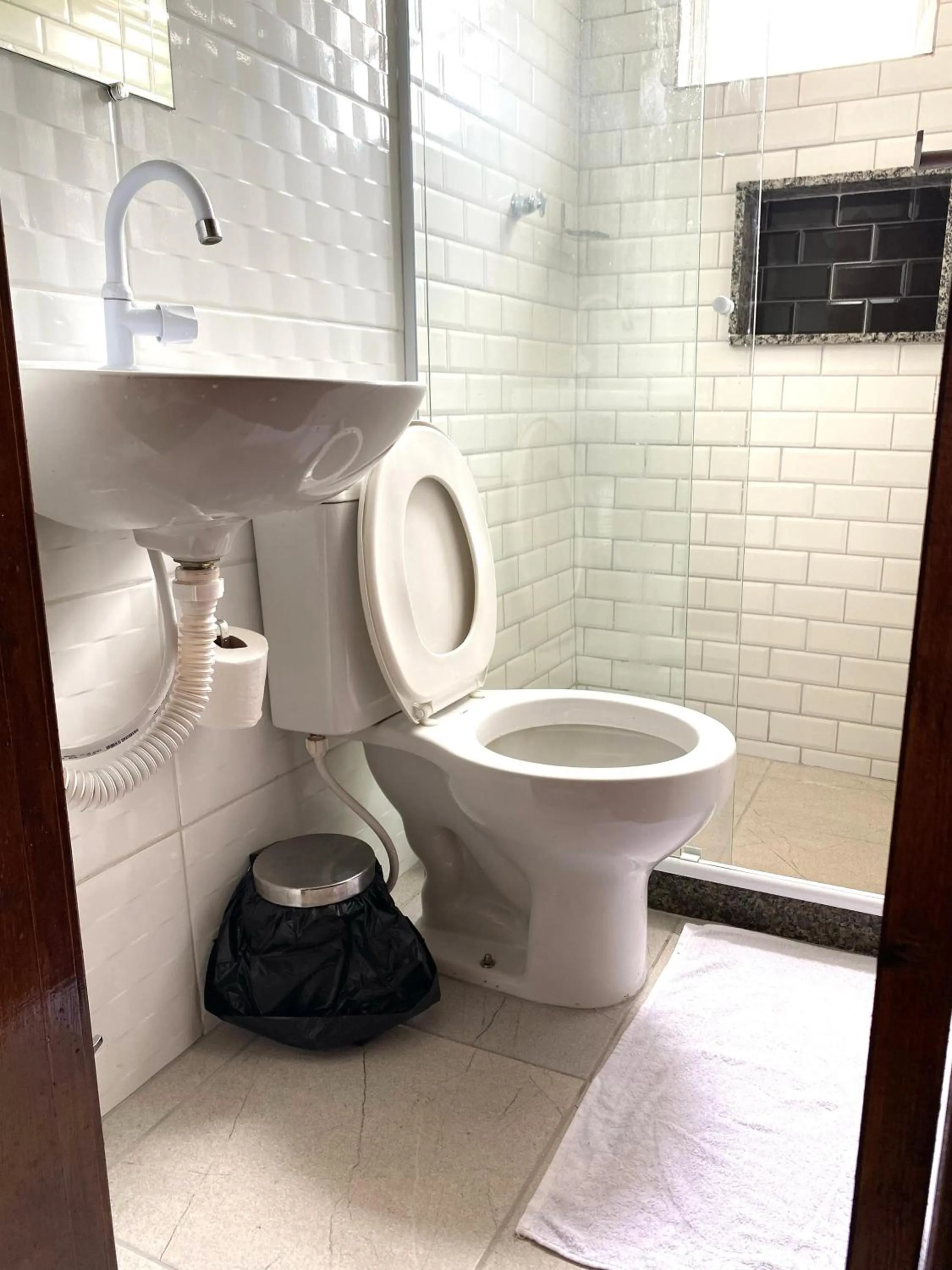 Bathroom in Pousada Village Rio Centro