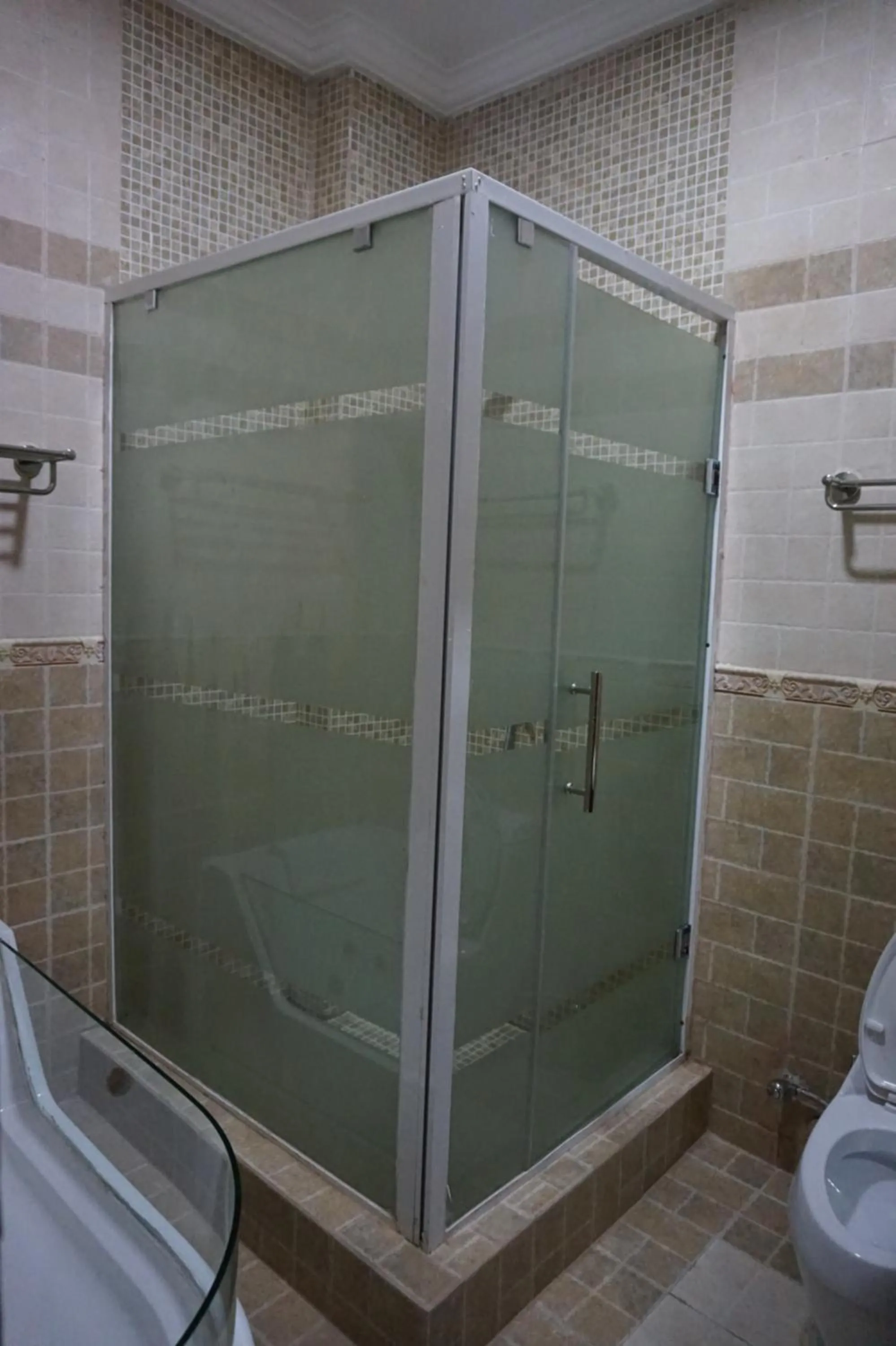 Shower in Aenon Suites Oshogbo