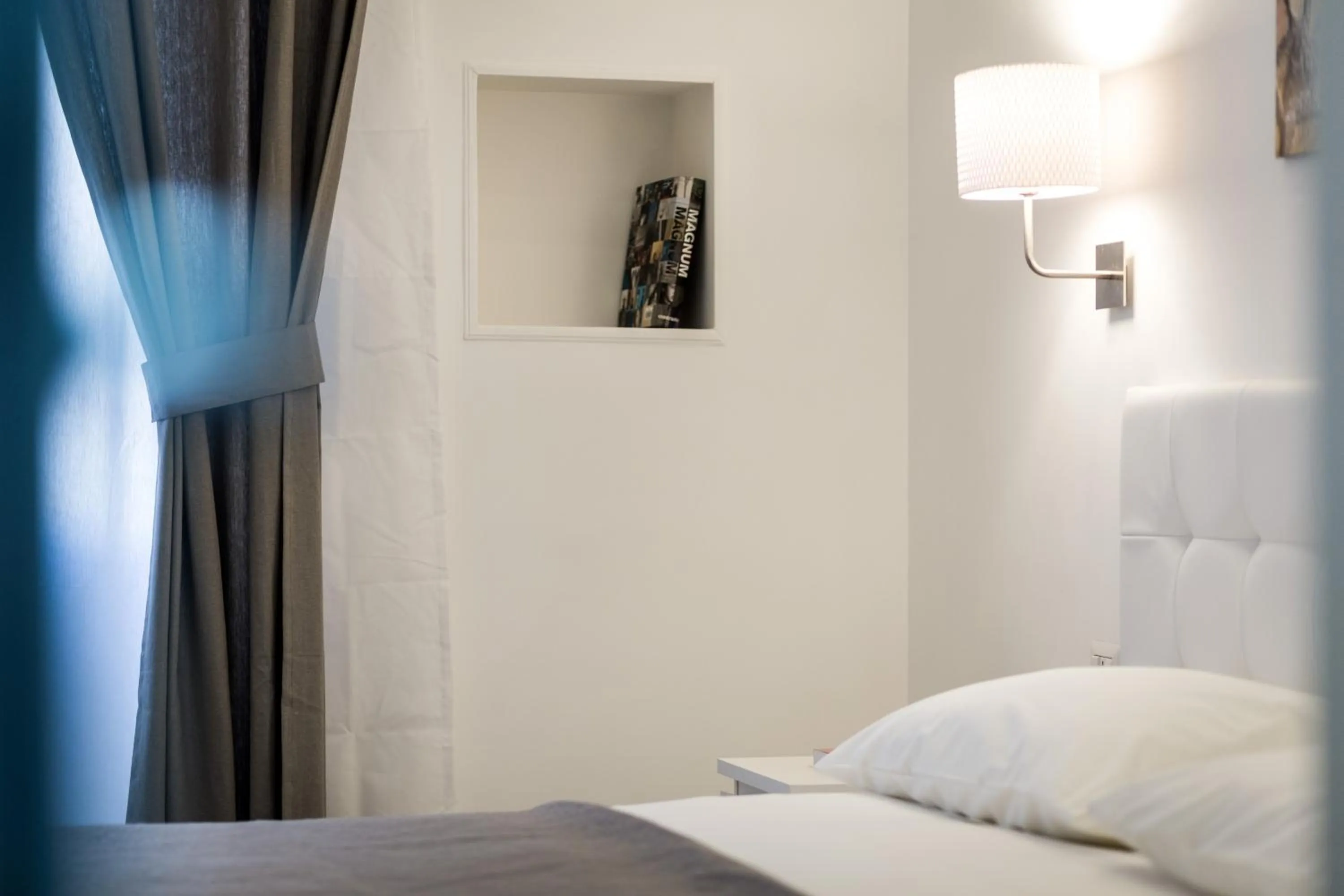 Decorative detail, Bed in Vinci House