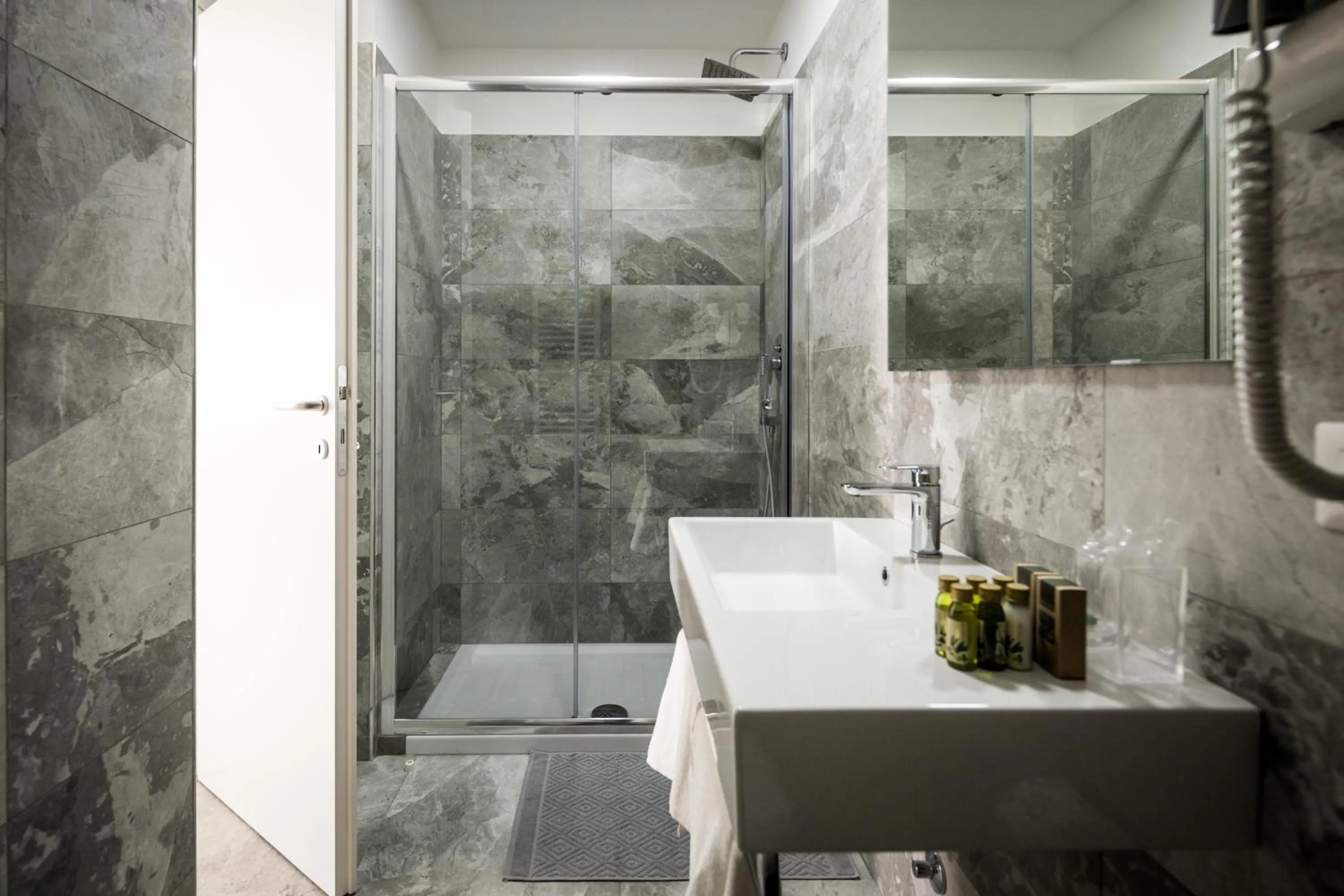 Bathroom in Vinci House