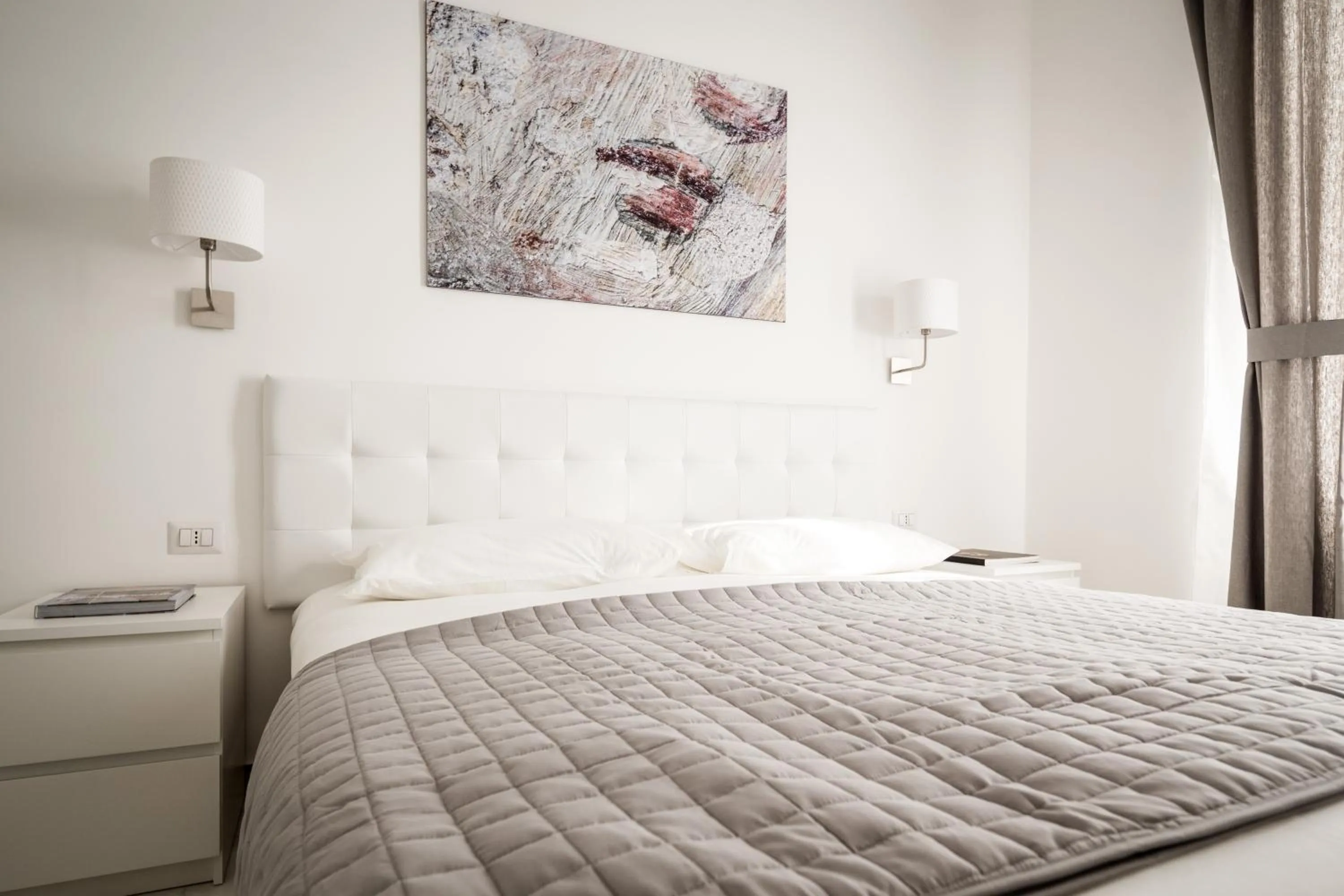 Photo of the whole room, Bed in Vinci House