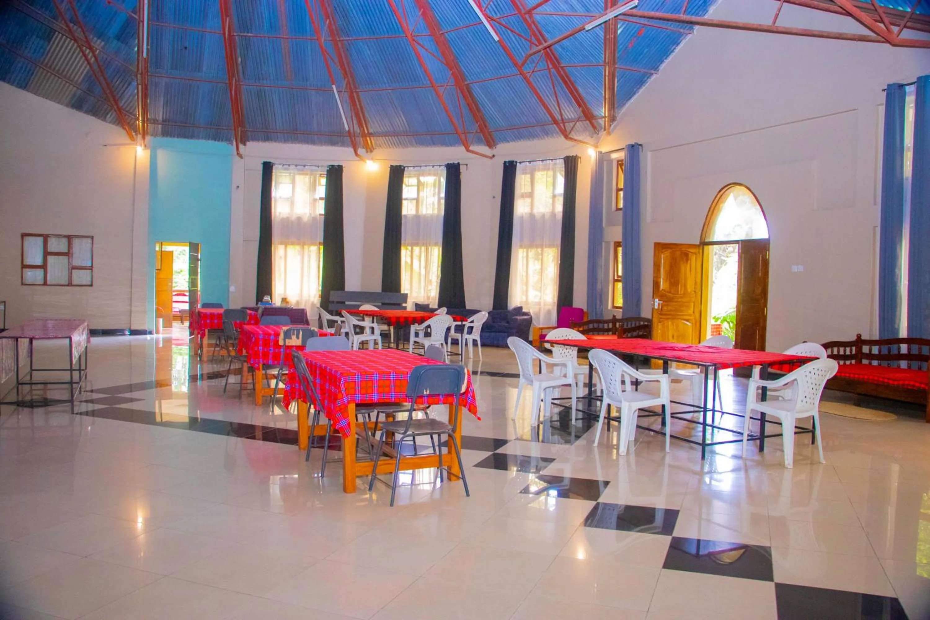 Restaurant/places to eat in Endasawa Tree Lodge