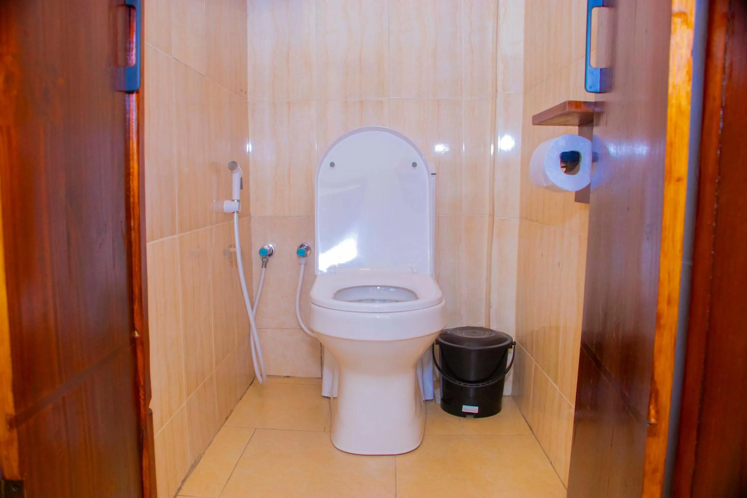 Toilet in Endasawa Tree Lodge