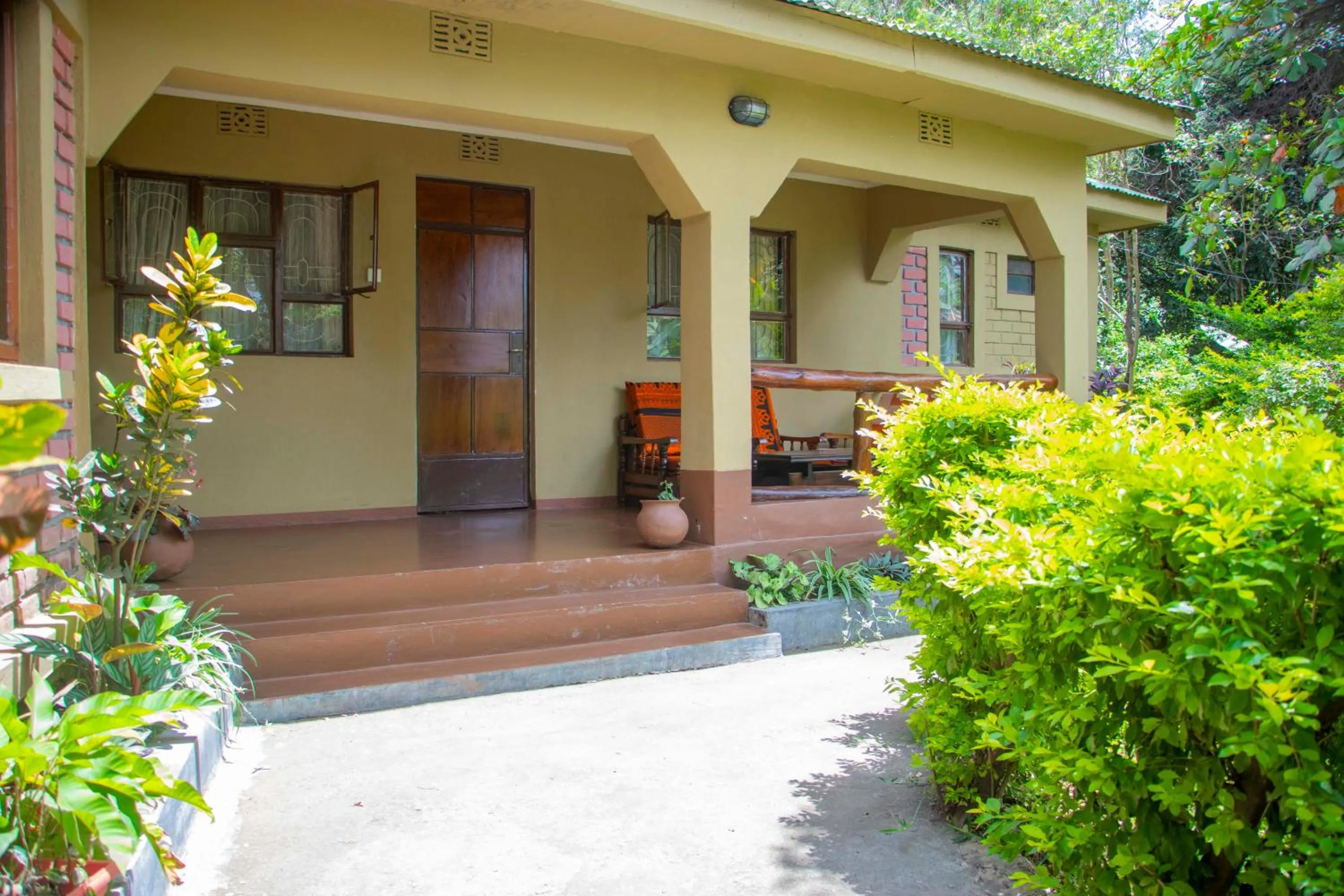 Seating area in Endasawa Tree Lodge
