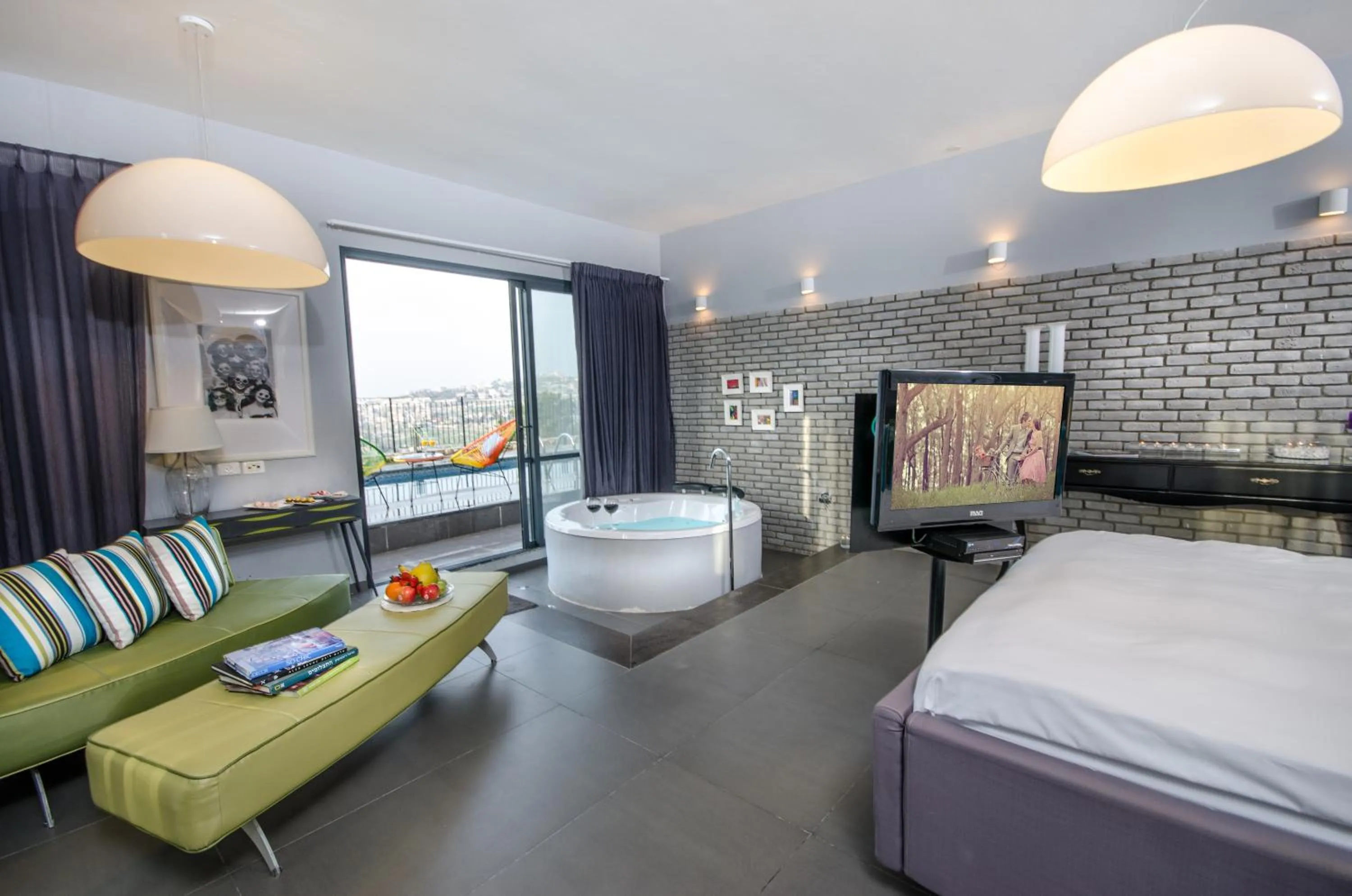 Bed in The Fifties suites