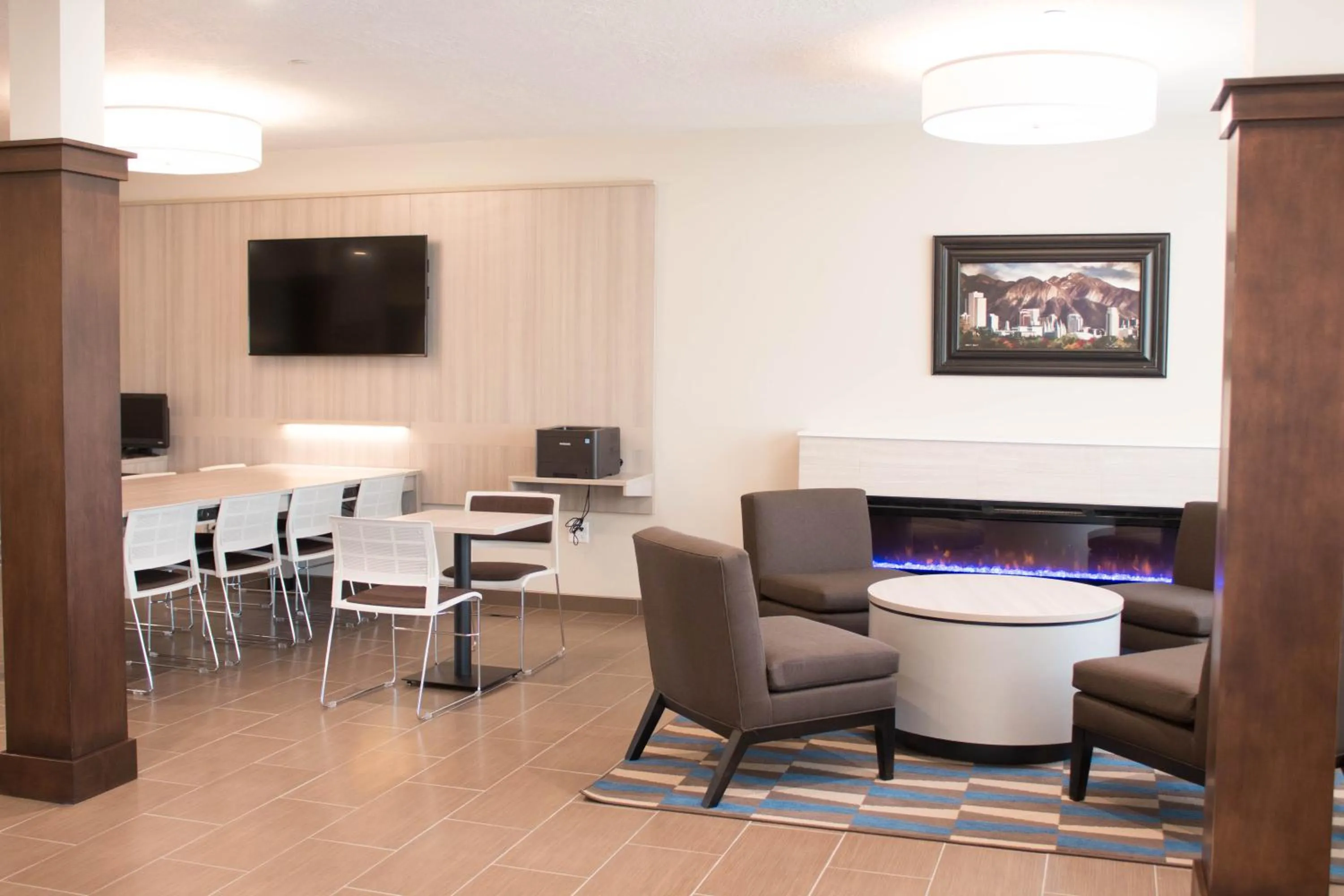 Lounge or bar in Microtel Inn & Suites by Wyndham Springville