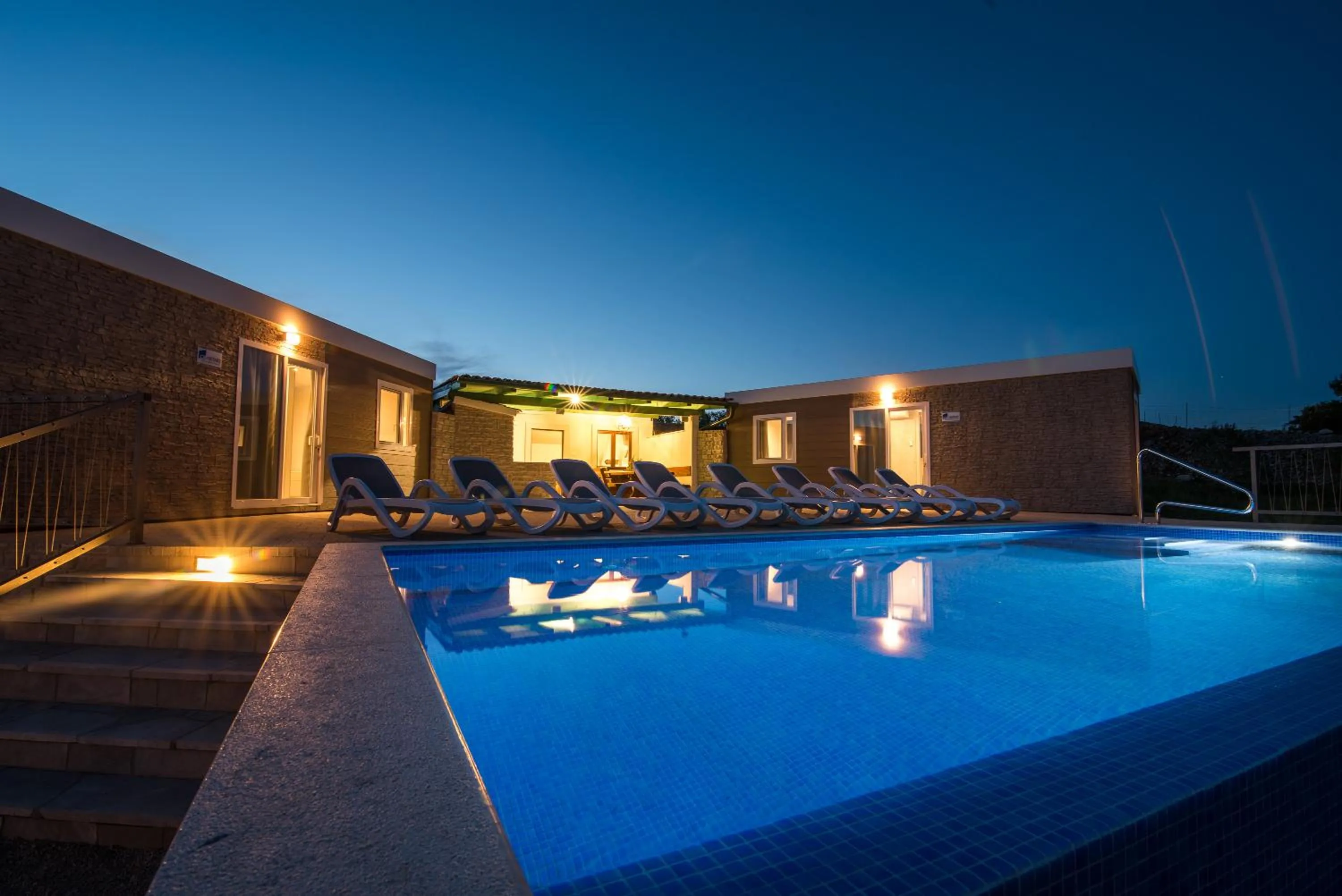 Night in Mobile Homes Residence Ulika