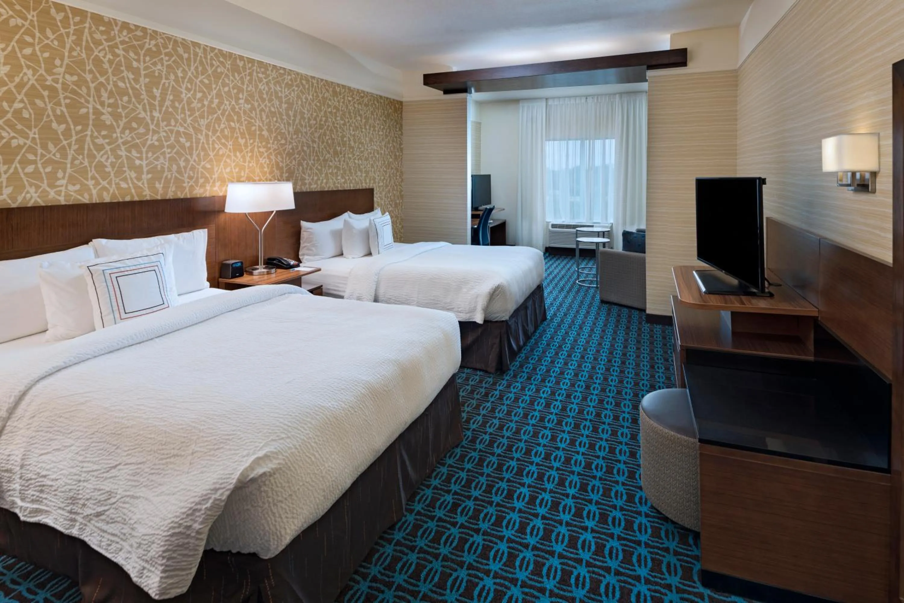 TV and multimedia, Bed in Fairfield Inn & Suites by Marriott Dublin