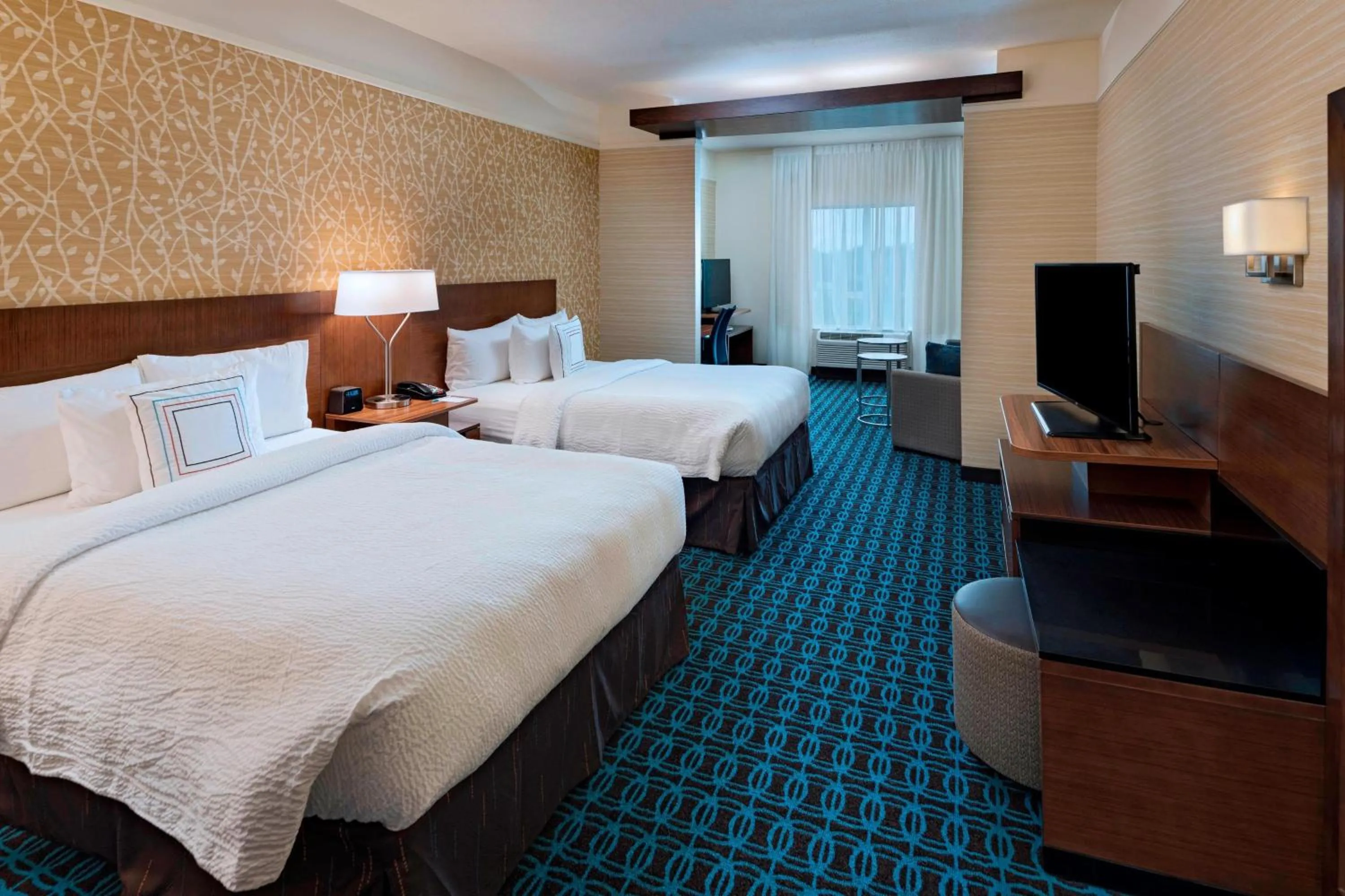 Photo of the whole room, Bed in Fairfield Inn & Suites by Marriott Dublin