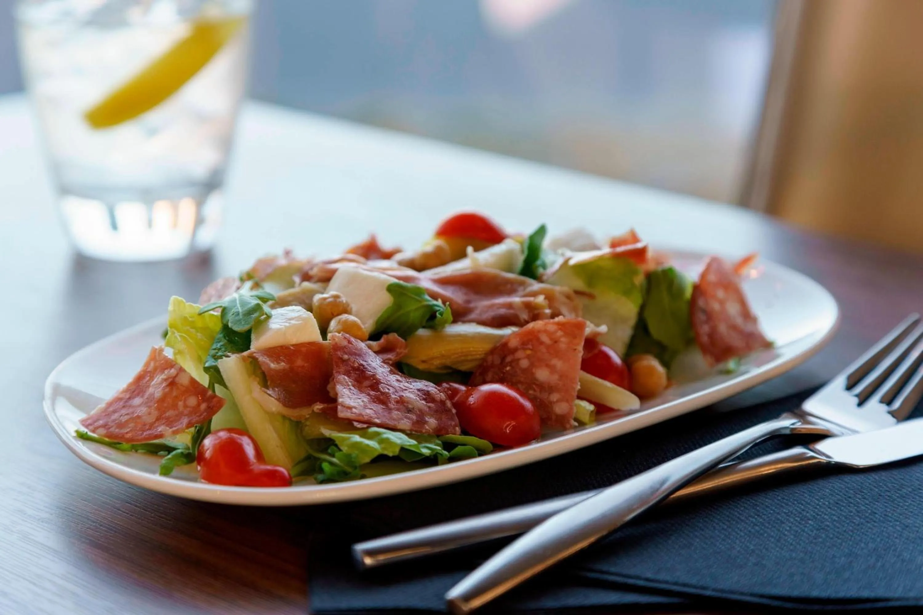 Lounge or bar in AC Hotel by Marriott San Francisco Airport/Oyster Point Waterfront