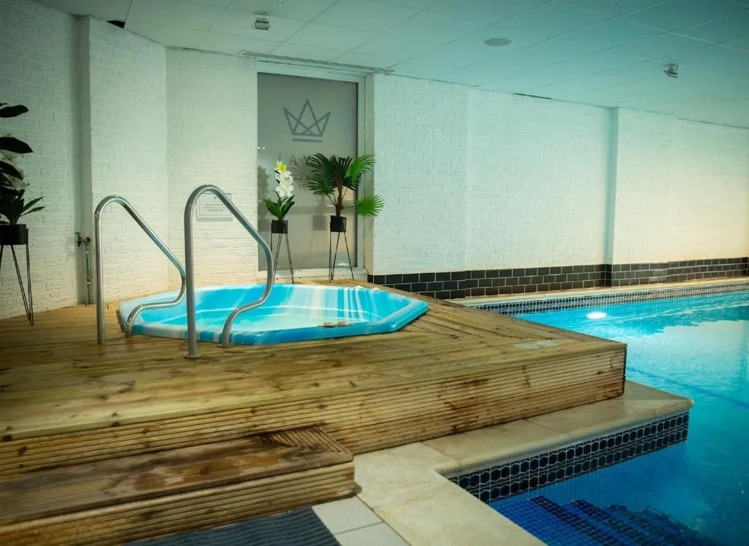 Hot Tub in Royal Hotel