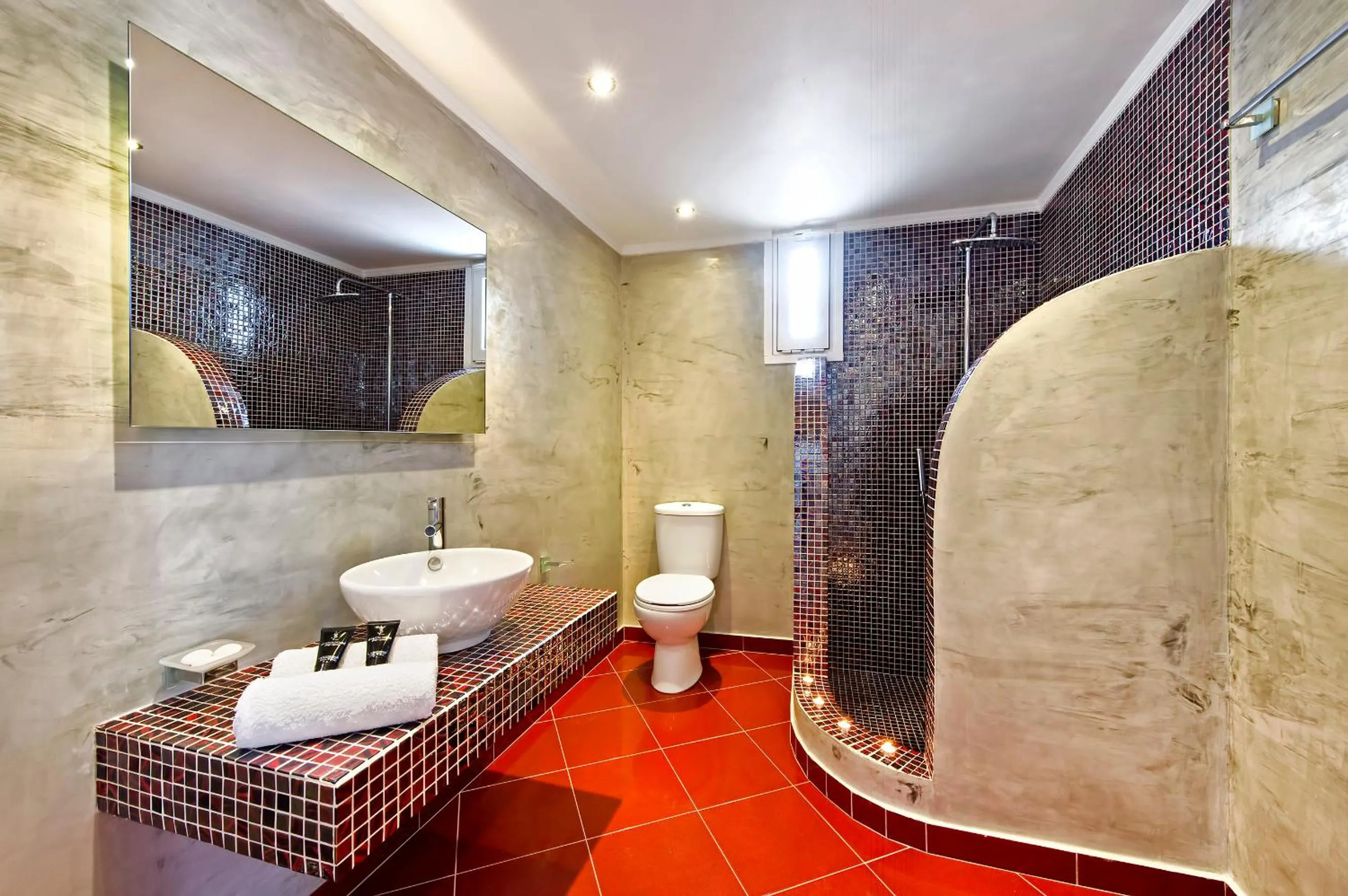 Toilet in Gianna Suites