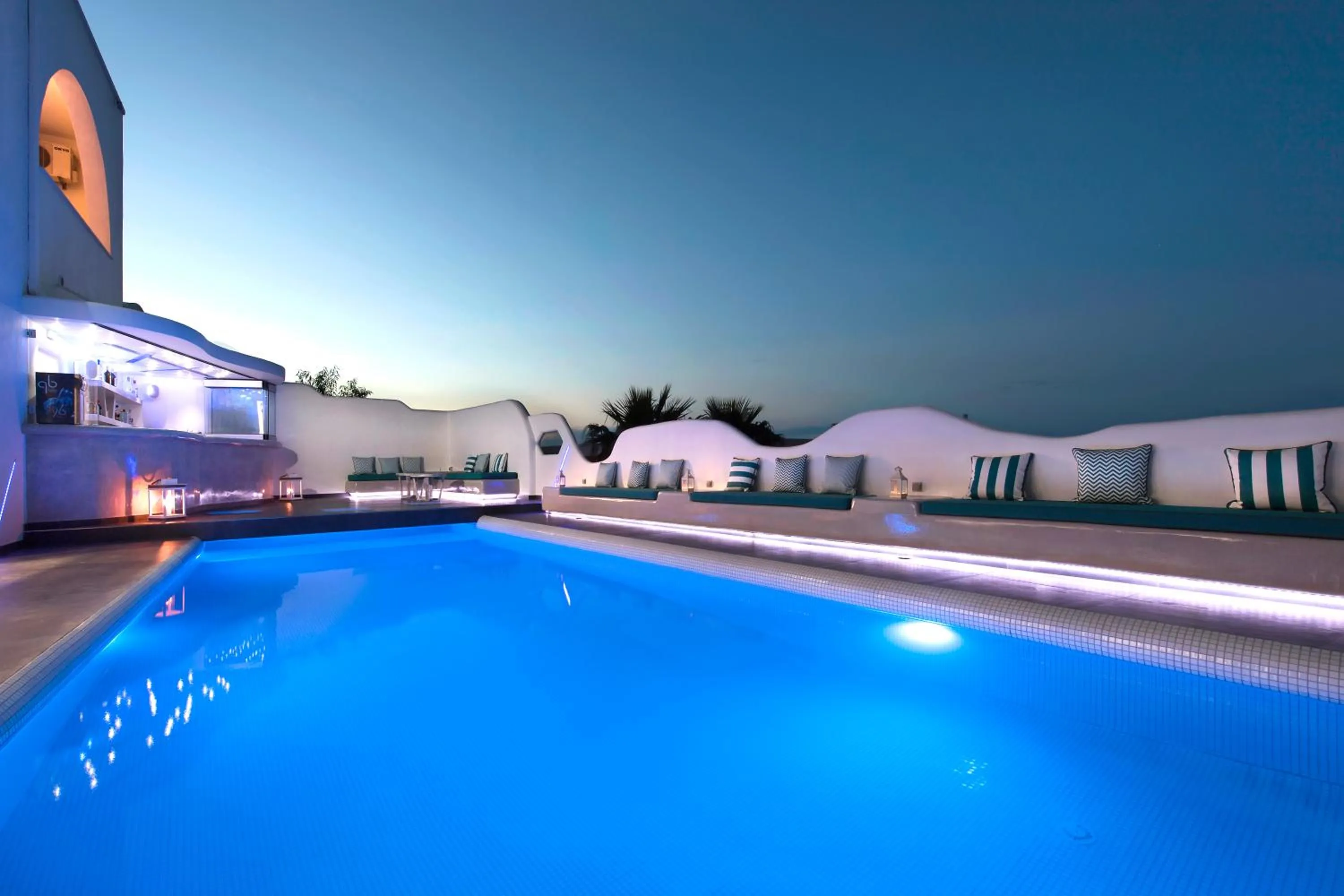 Night in Gianna Suites